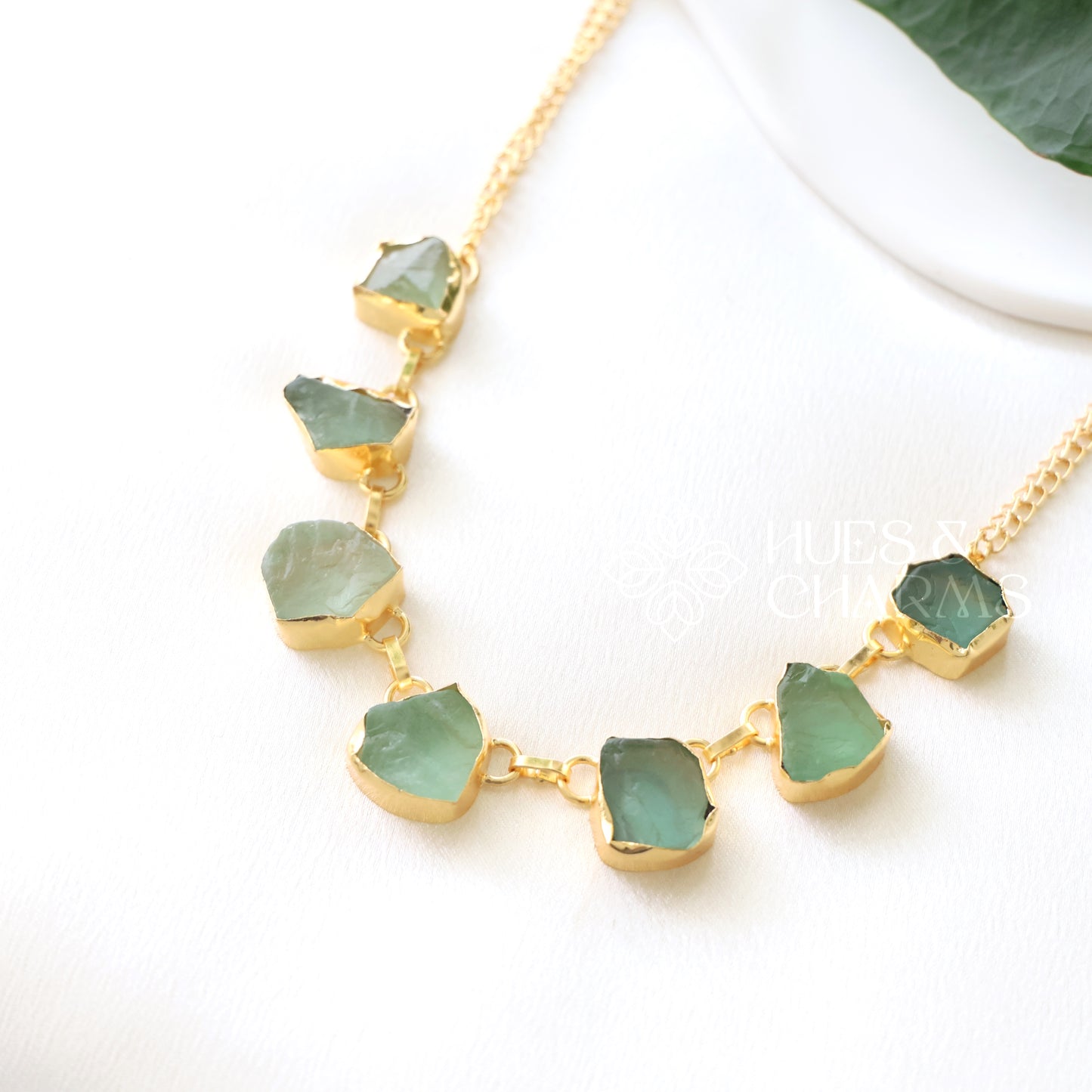 GOLDEN 7 RAW STONE BOLD NECKPIECE