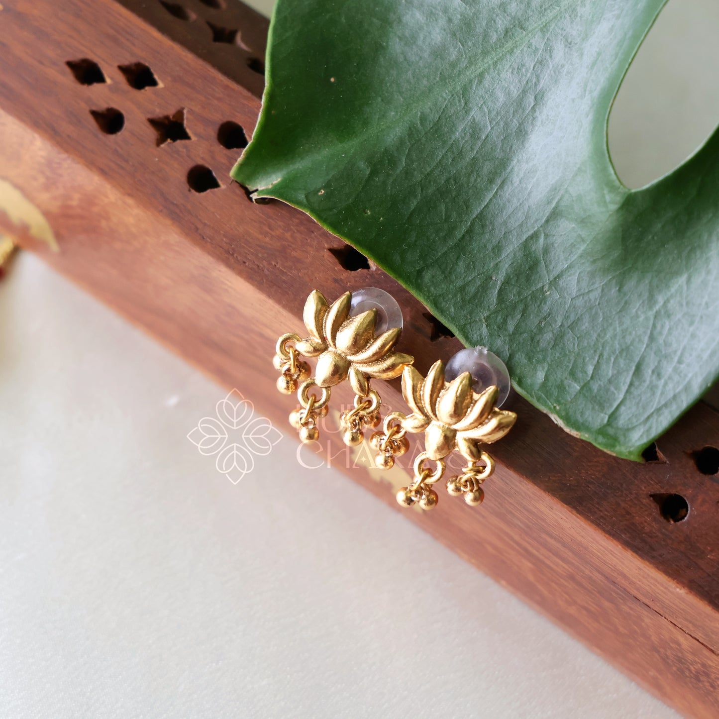 GOLDEN LOTUS NECKLACE SET