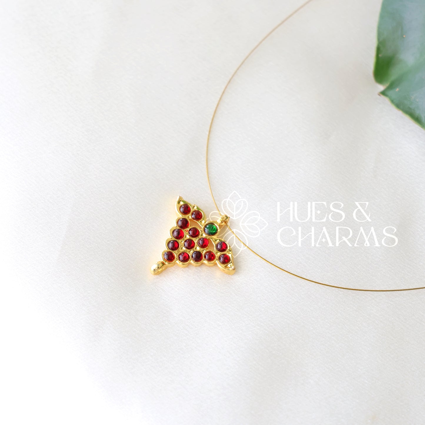 TRADITIONAL SINGLE PENDANT FLOATING NECKPIECE ( OPTIONS AVAILABLE)
