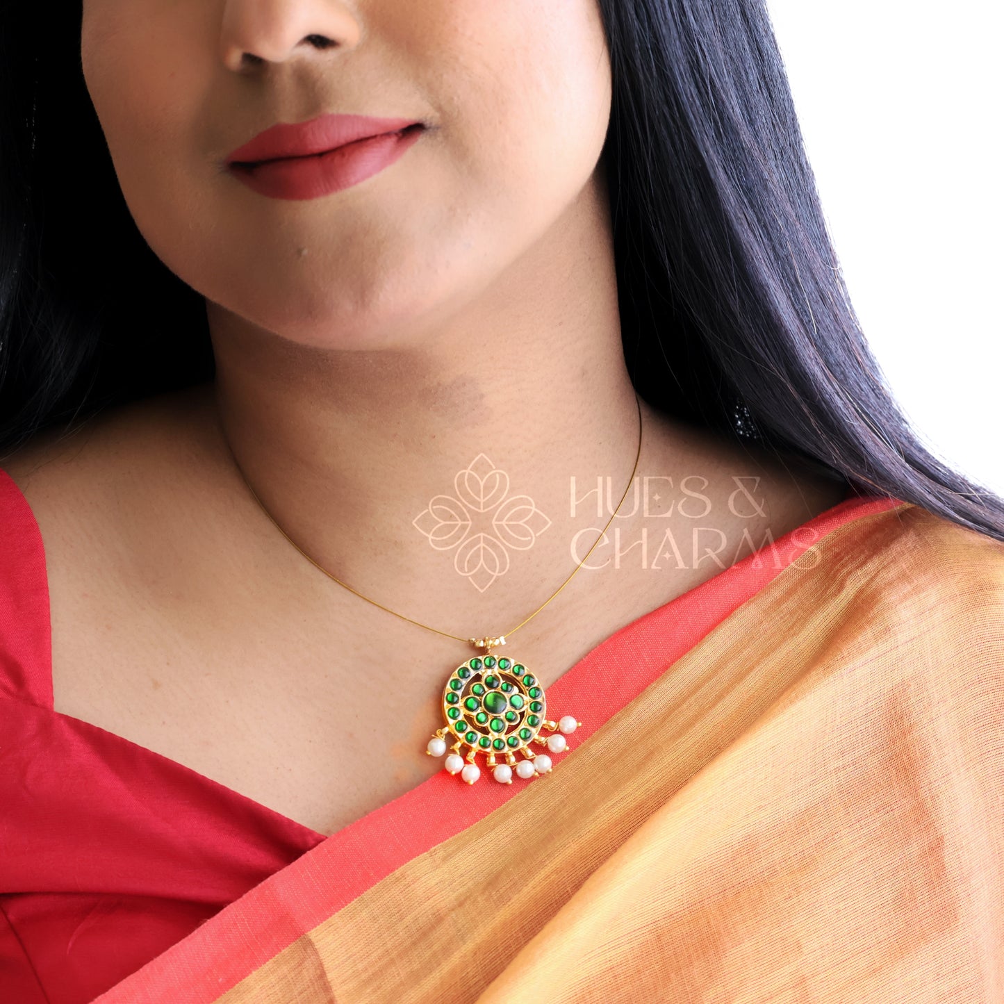 TRADITIONAL ROUND KEMP FLOATING NECKPIECE (COLOURS AVAILABLE)