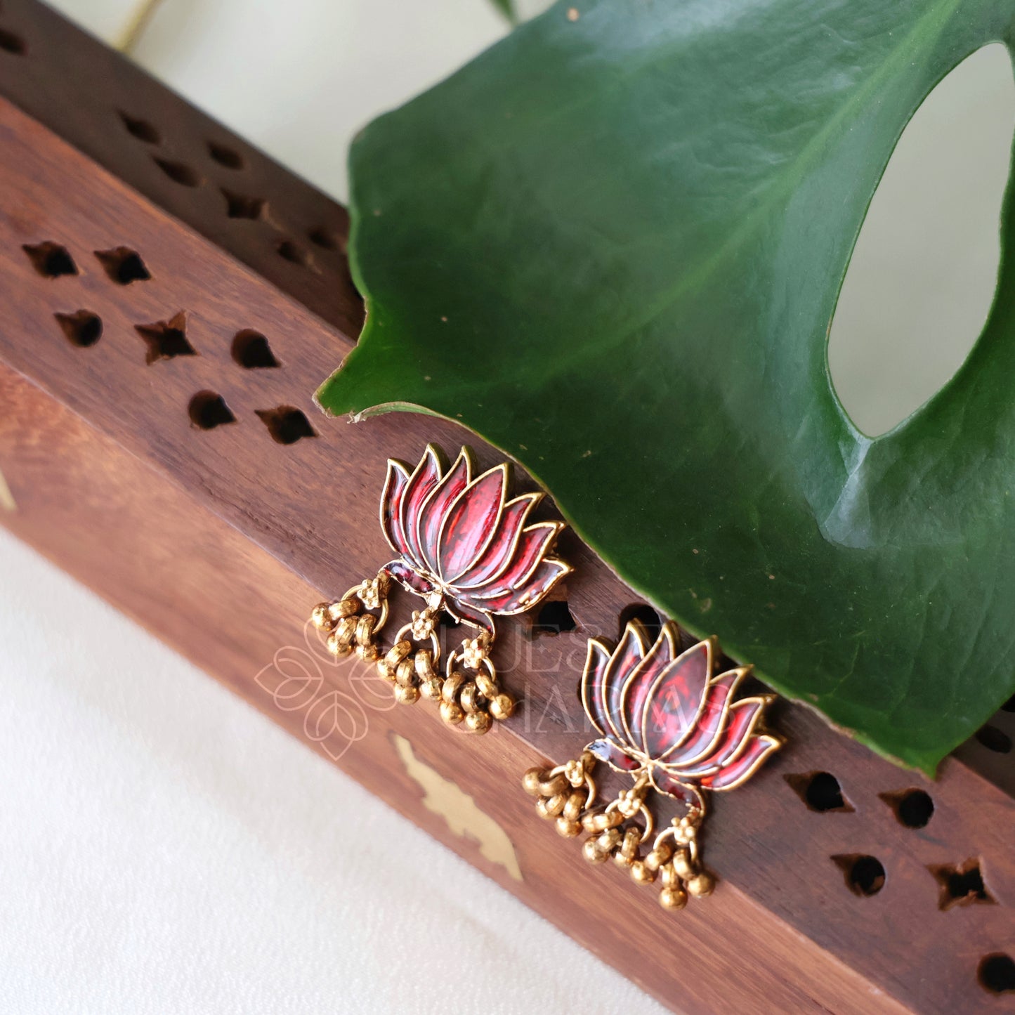 GOLDEN LOTUS BLOOM NECKLACE SET WITH GHUNGROO (COLOURS AVAILABLE)