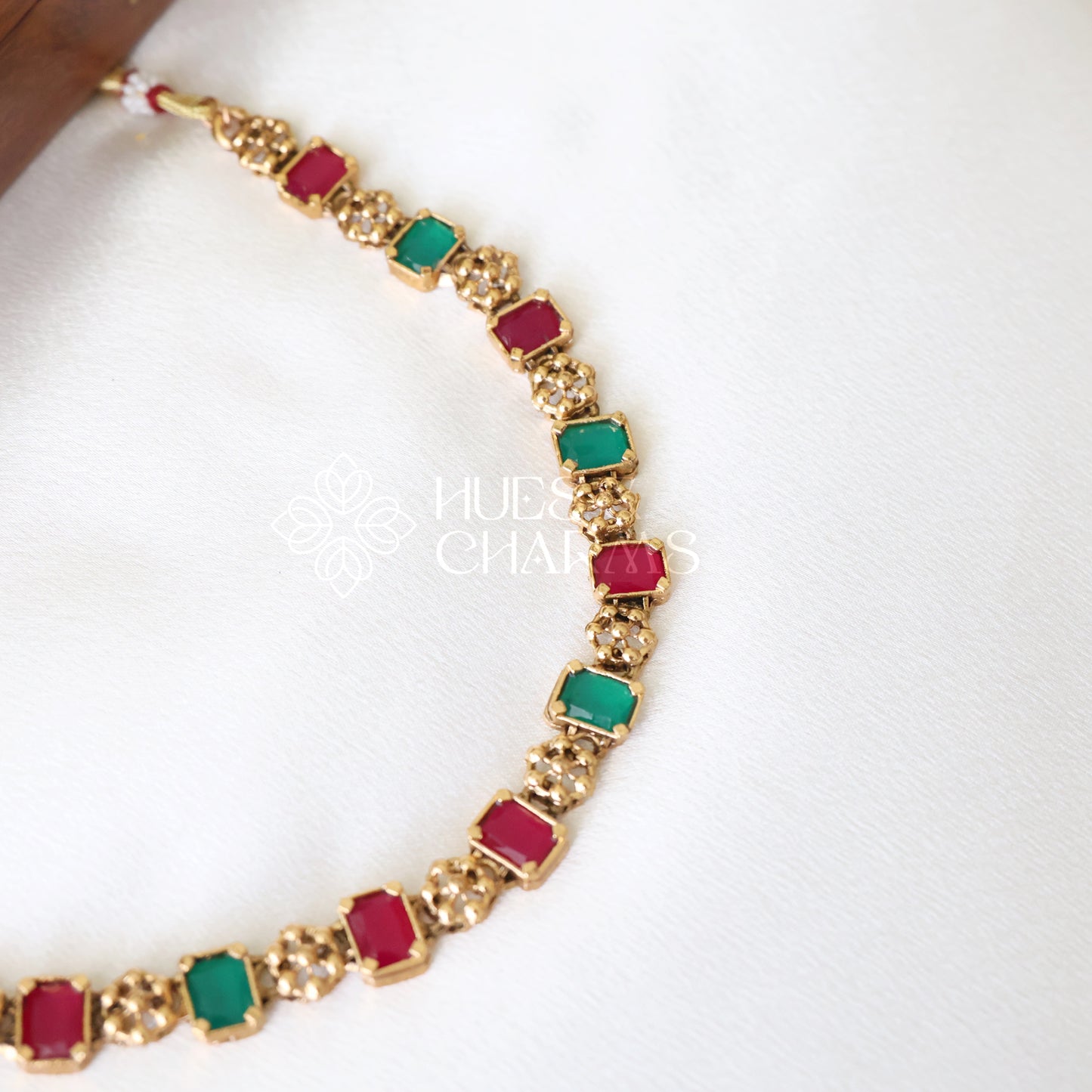 GOLDEN GLOSSY RECTANGLE AND FLORAL NECKLACE SET