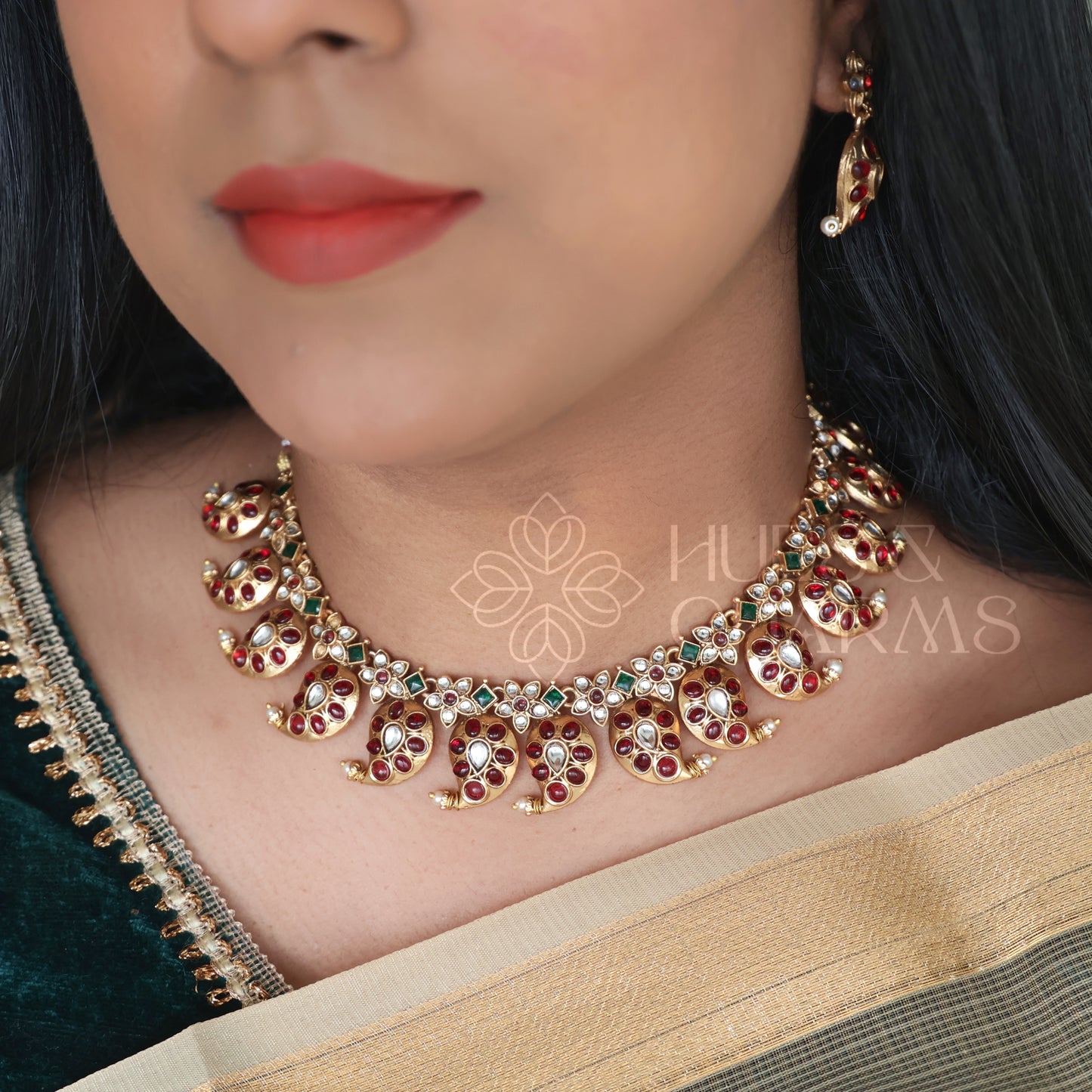 GOLDEN BOLD MANGO NECKLACE SET