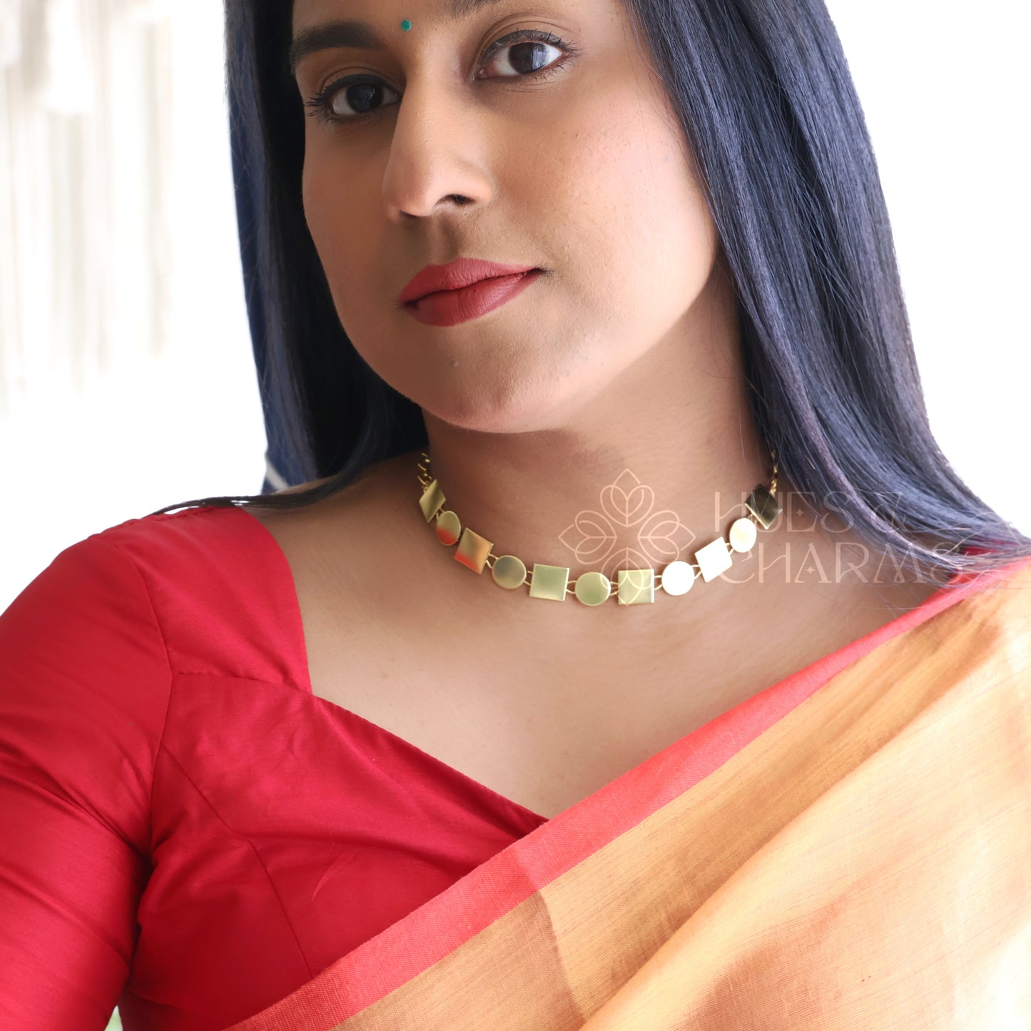 GOLDEN SQUARE AND CIRCLE STATEMENT NECKLACE SET