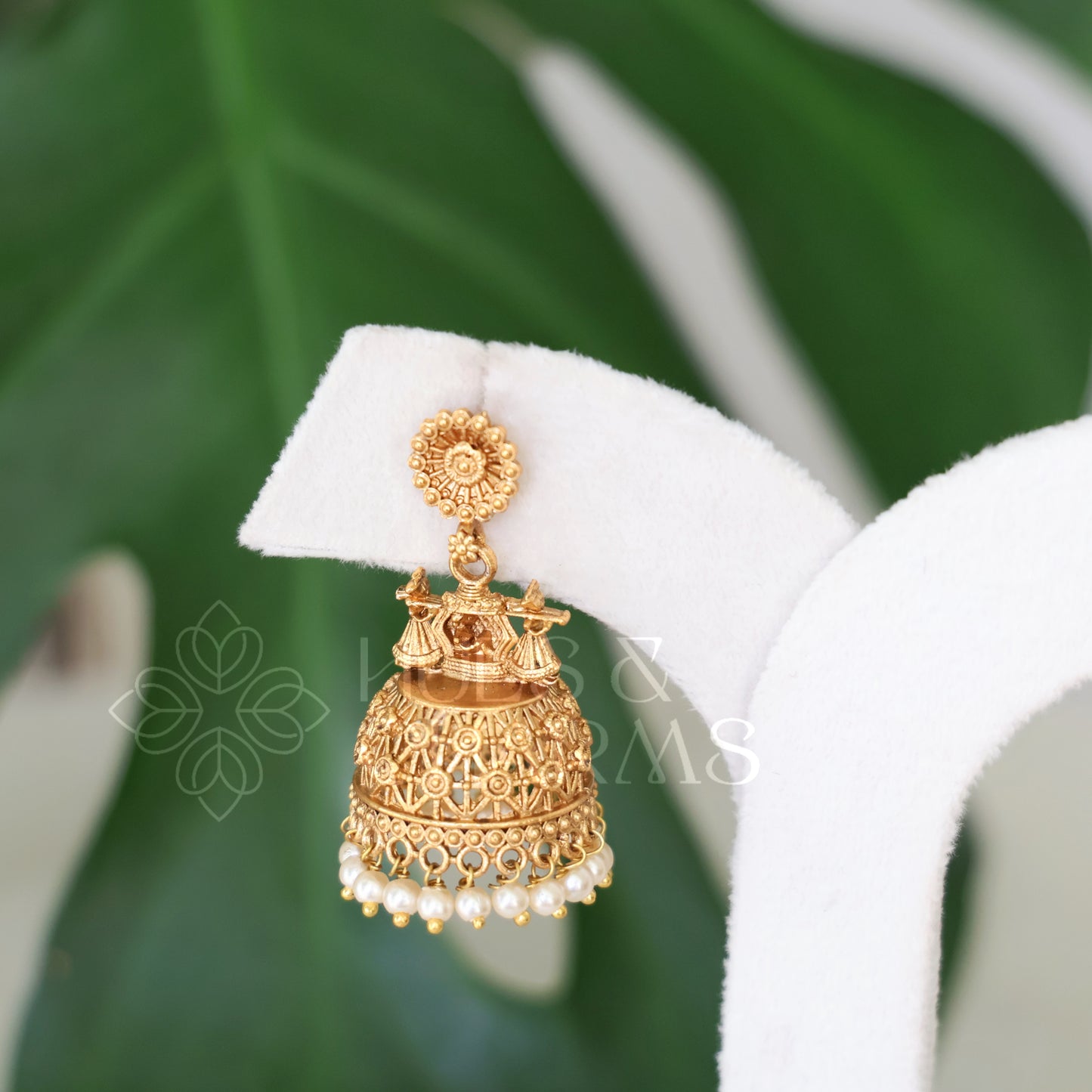 GOLDEN TRADITIONAL JHUMKA WITH PEARLS