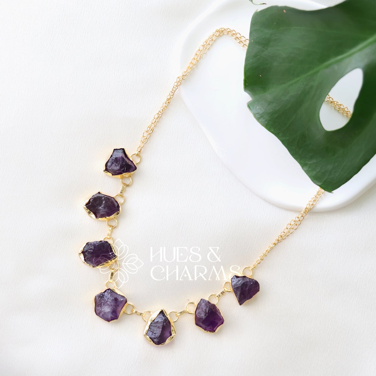 GOLDEN 7 RAW STONE BOLD NECKPIECE