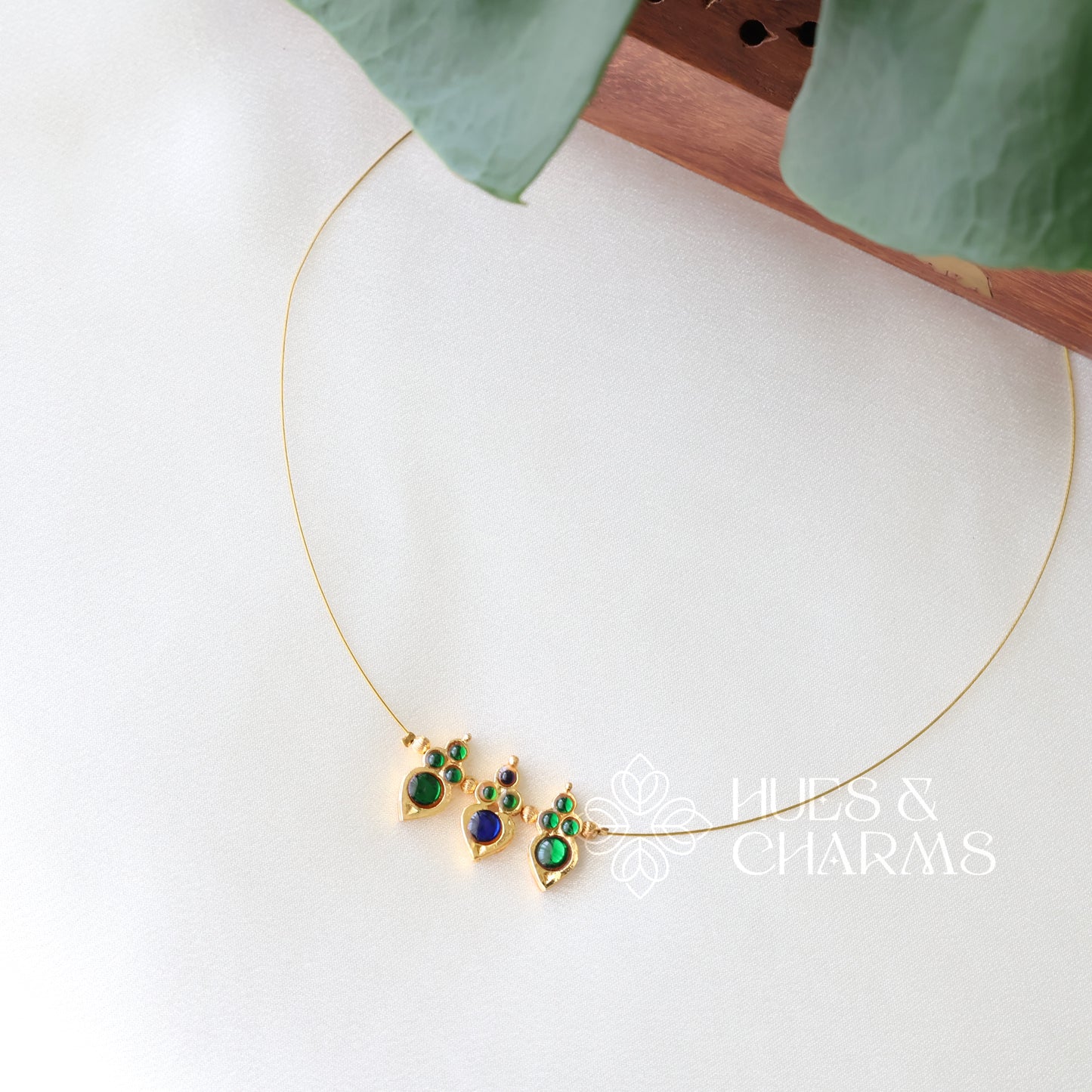 TRADITIONAL SMALL MANGO FLOATING NECKPIECE (COLOURS AVAILABLE)
