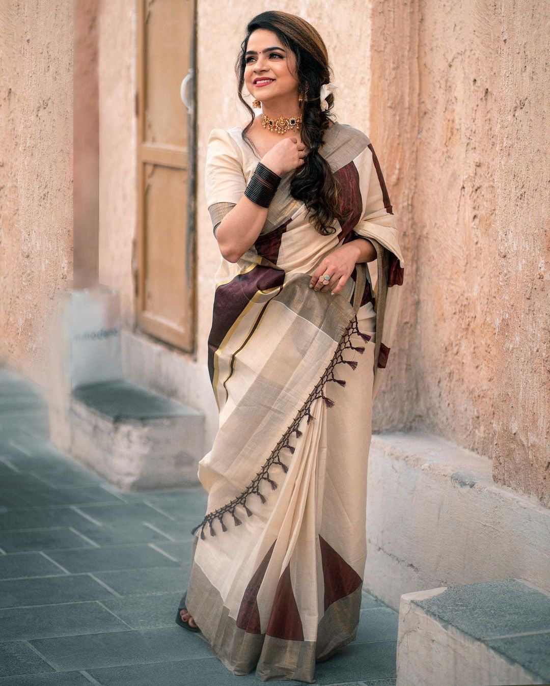GOLDEN TISSUE BHUMI TEMPLE SAREE