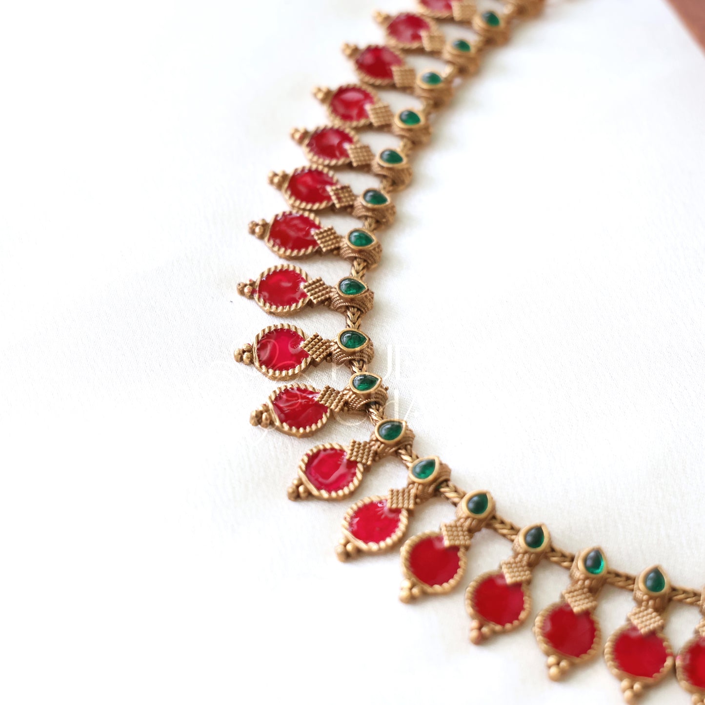GOLDEN HARITHA PALAKKA NECKLACE SET( COLOURS AVAILABLE )