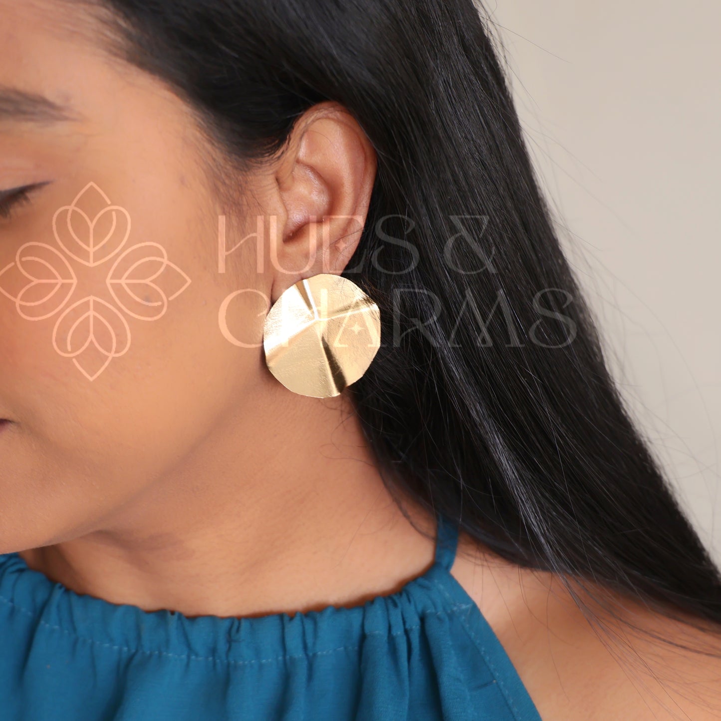 GOLDEN AUREA FOLD STUD EARRINGS