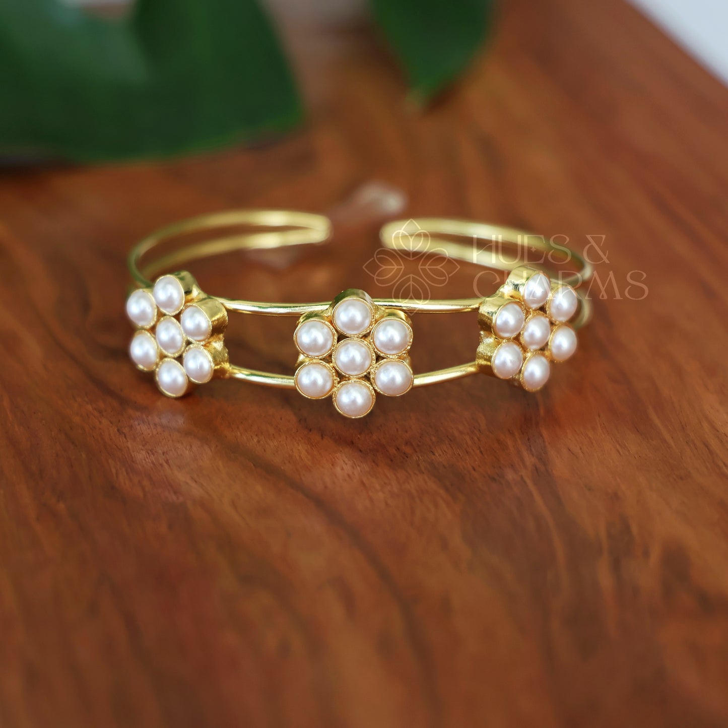 GOLDEN 3 FLORAL PEARL ADJUSTABLE BANGLE