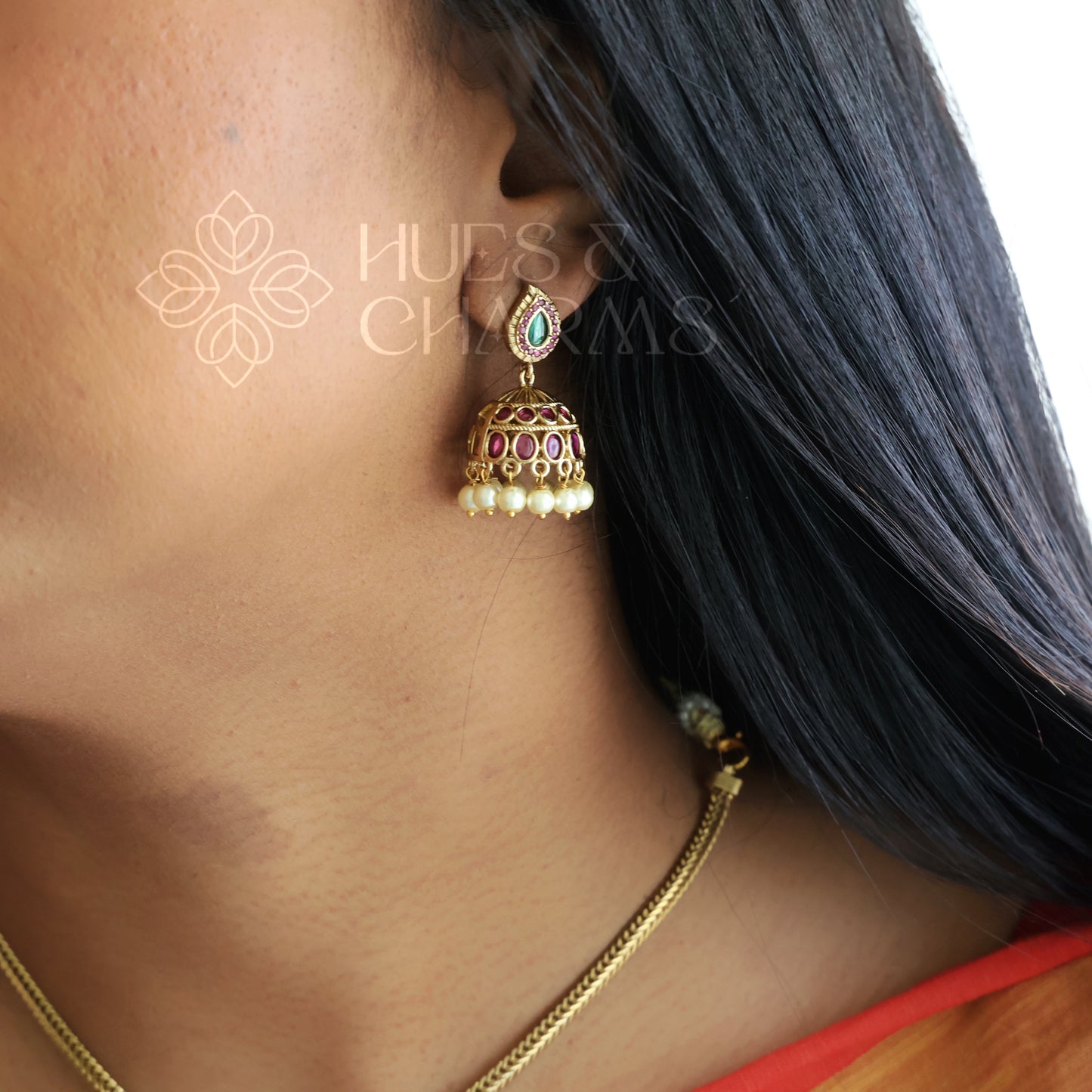 GOLDEN SIMPLE AD STONE ATTIGAI SET