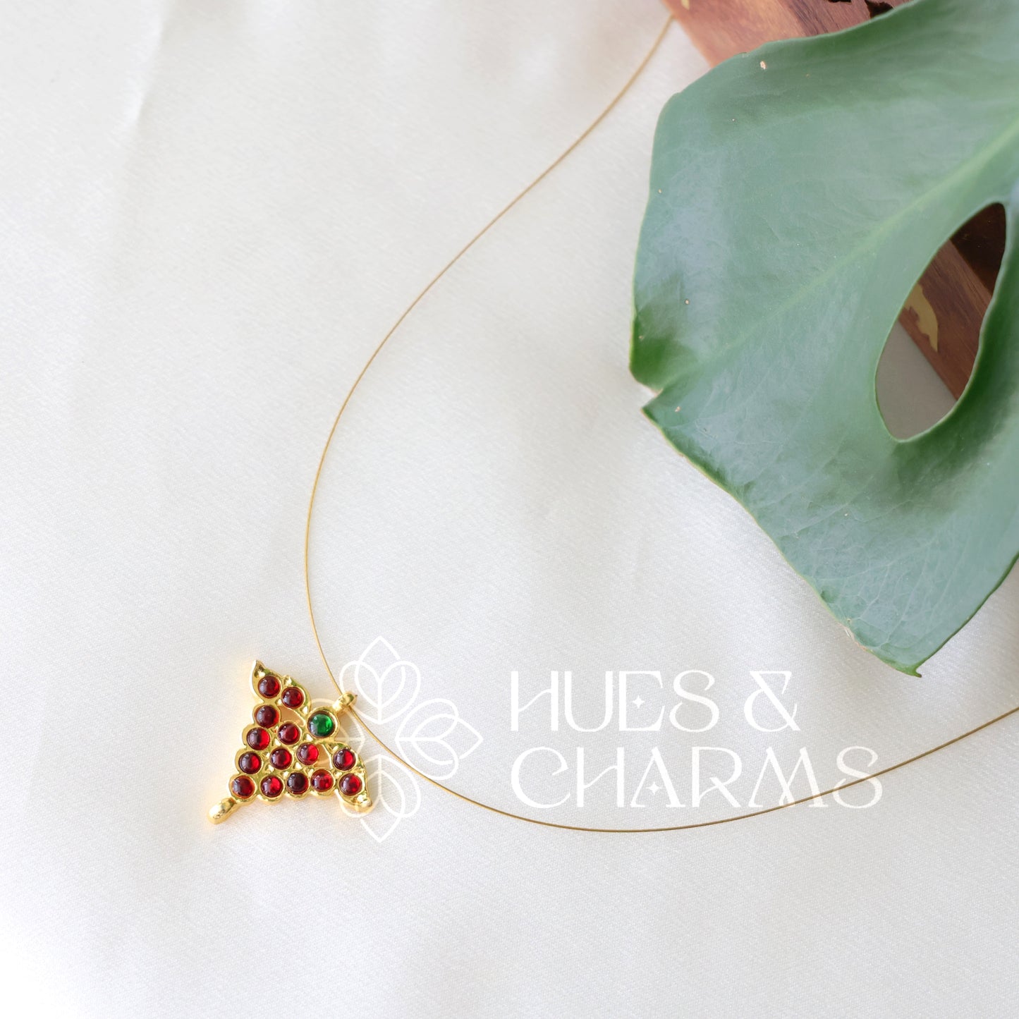 TRADITIONAL SINGLE PENDANT FLOATING NECKPIECE ( OPTIONS AVAILABLE)
