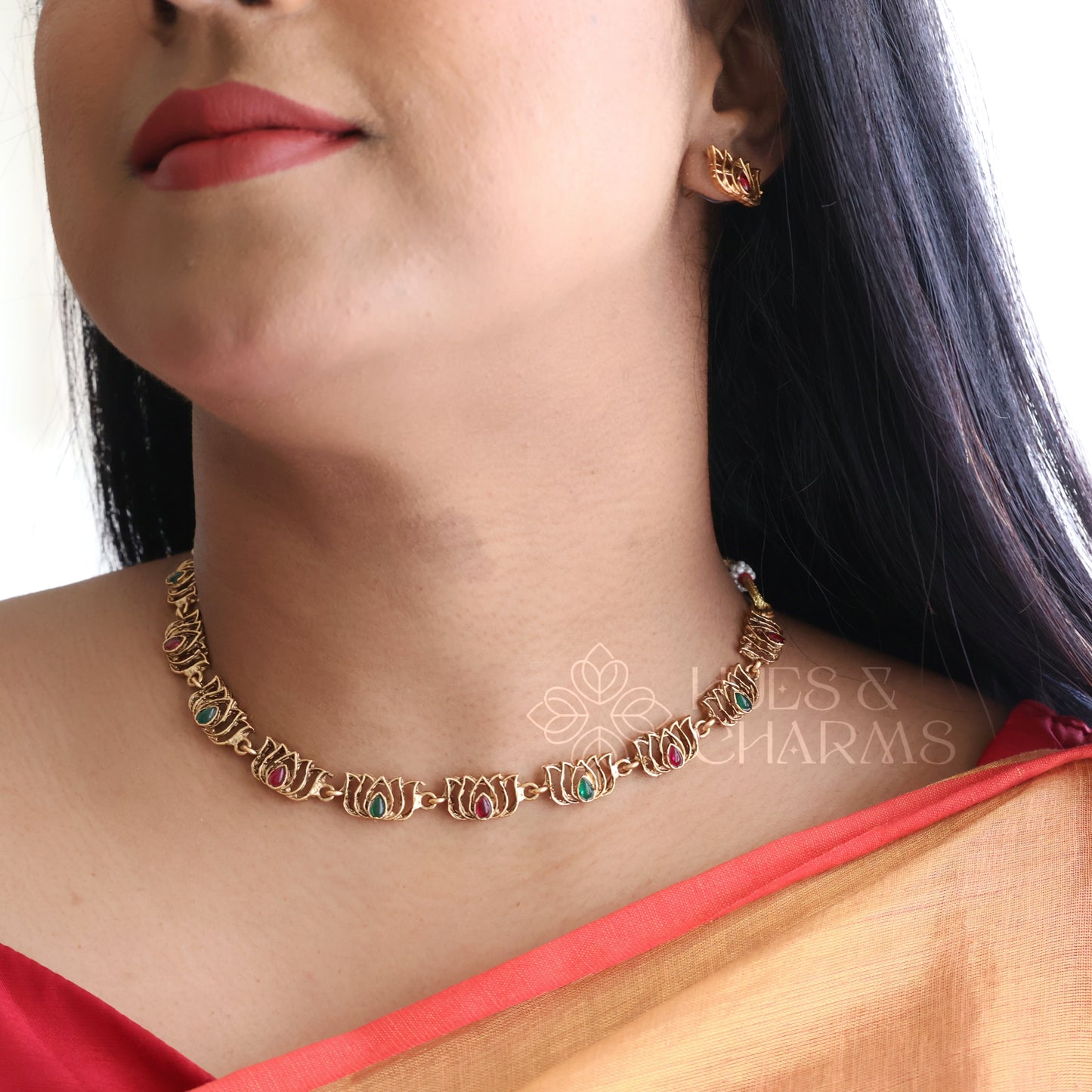 SMALL LOTUS NECKLACE SET