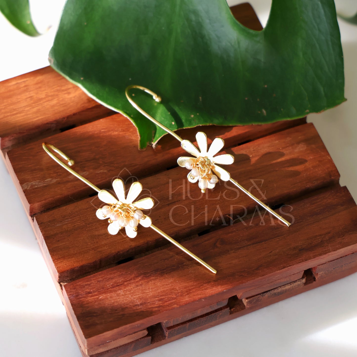 GOLDEN DAISY FLOWER EAR CUFF WITH PEARLS