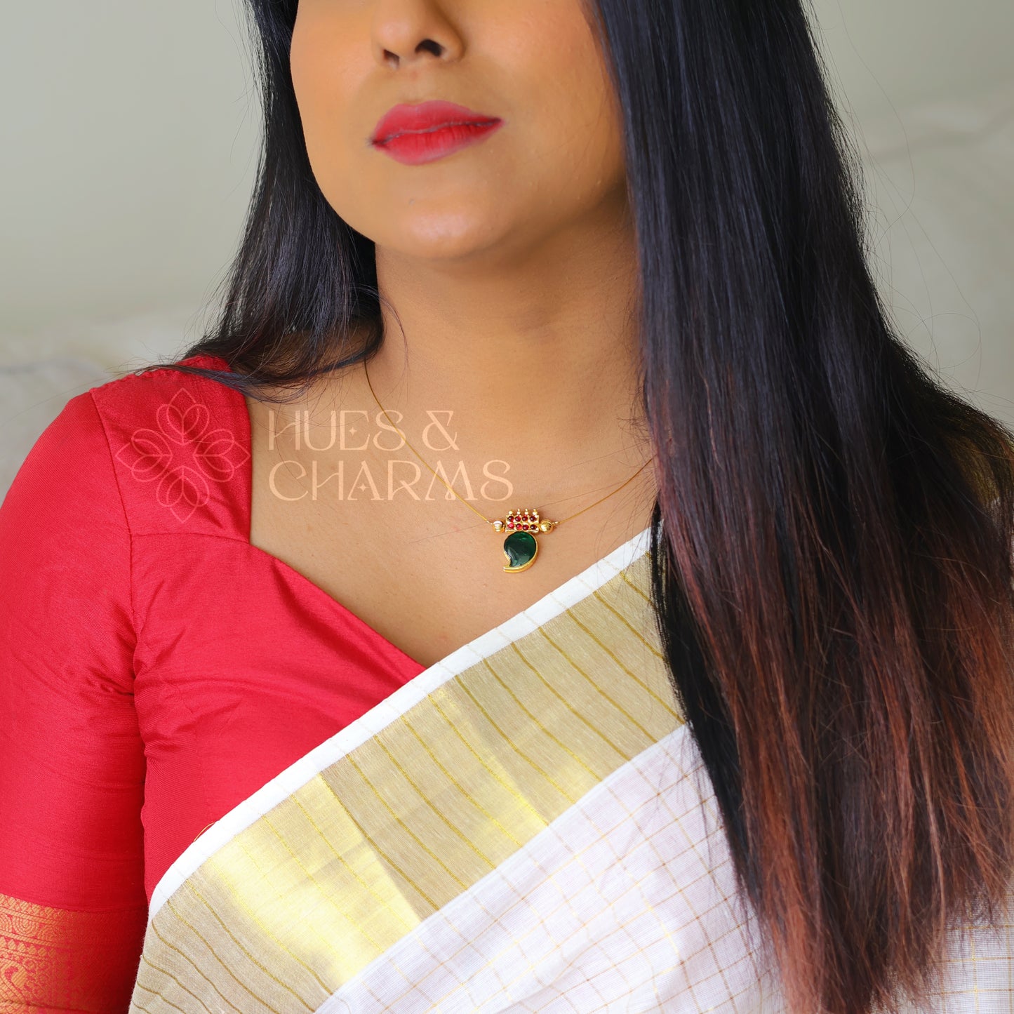 MANGO FLOATING NECKPIECE - GREEN