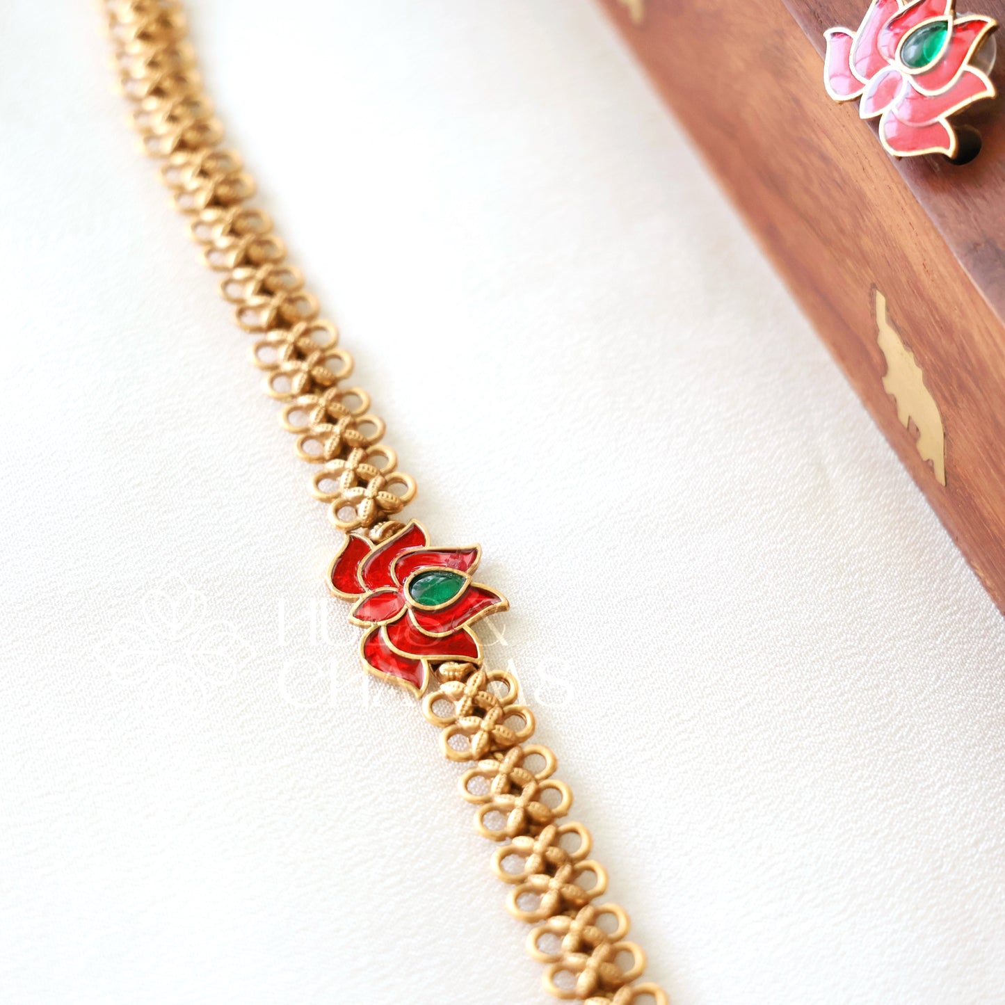 GOLDEN PADMA CHOKER SET (COLOURS AVAILABLE)