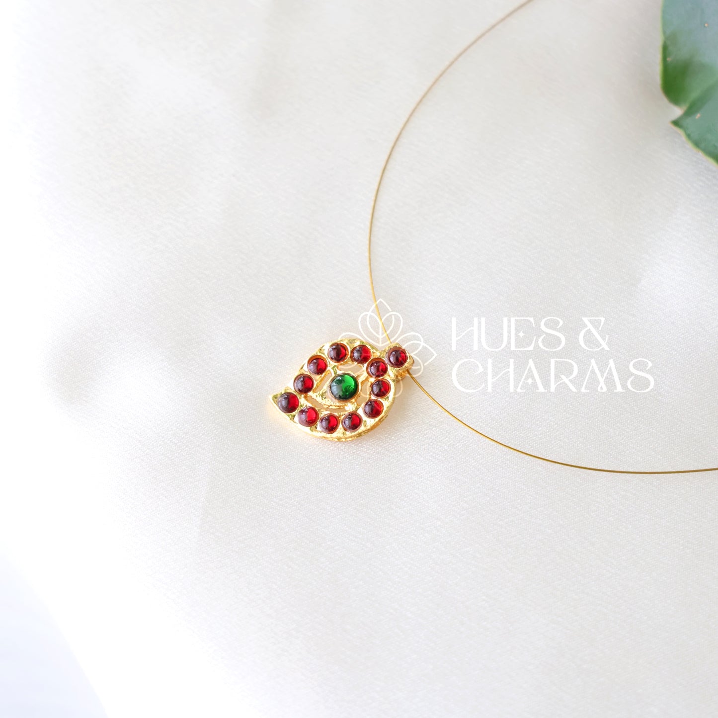 TRADITIONAL SINGLE PENDANT FLOATING NECKPIECE ( OPTIONS AVAILABLE)