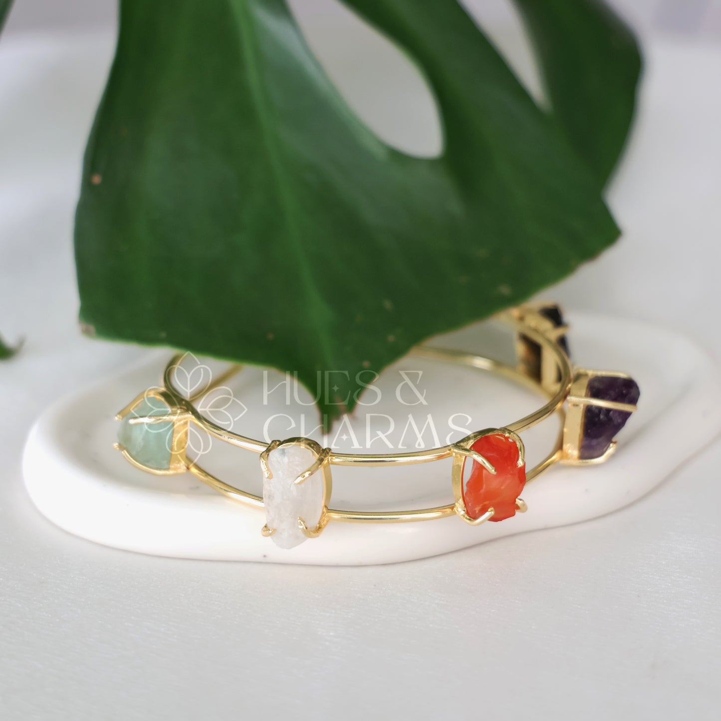STATEMENT MULTI RAW STONE ADJUSTABLE BANGLE(COLOURS AVAILABLE)