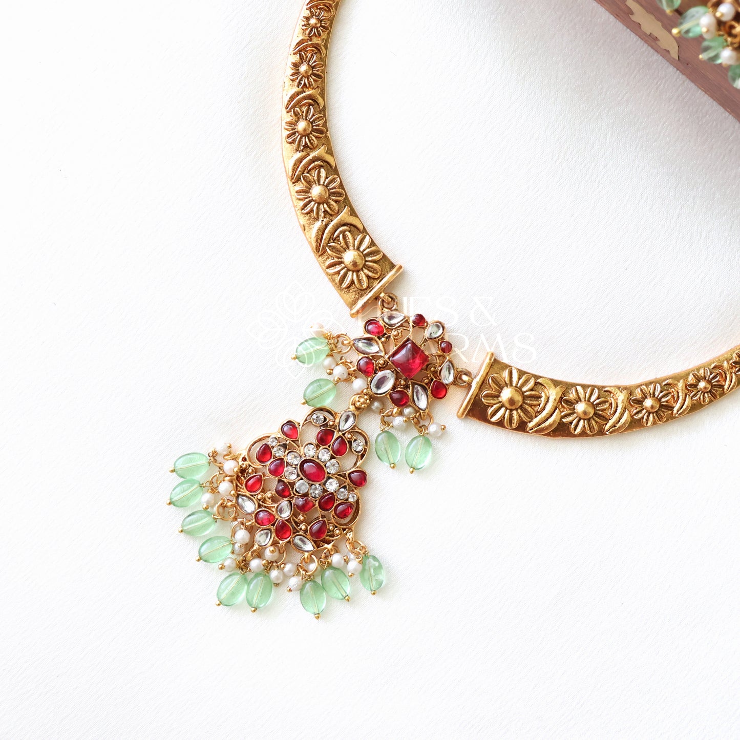 GOLDEN JASMINE ROYAL NECKLACE SET