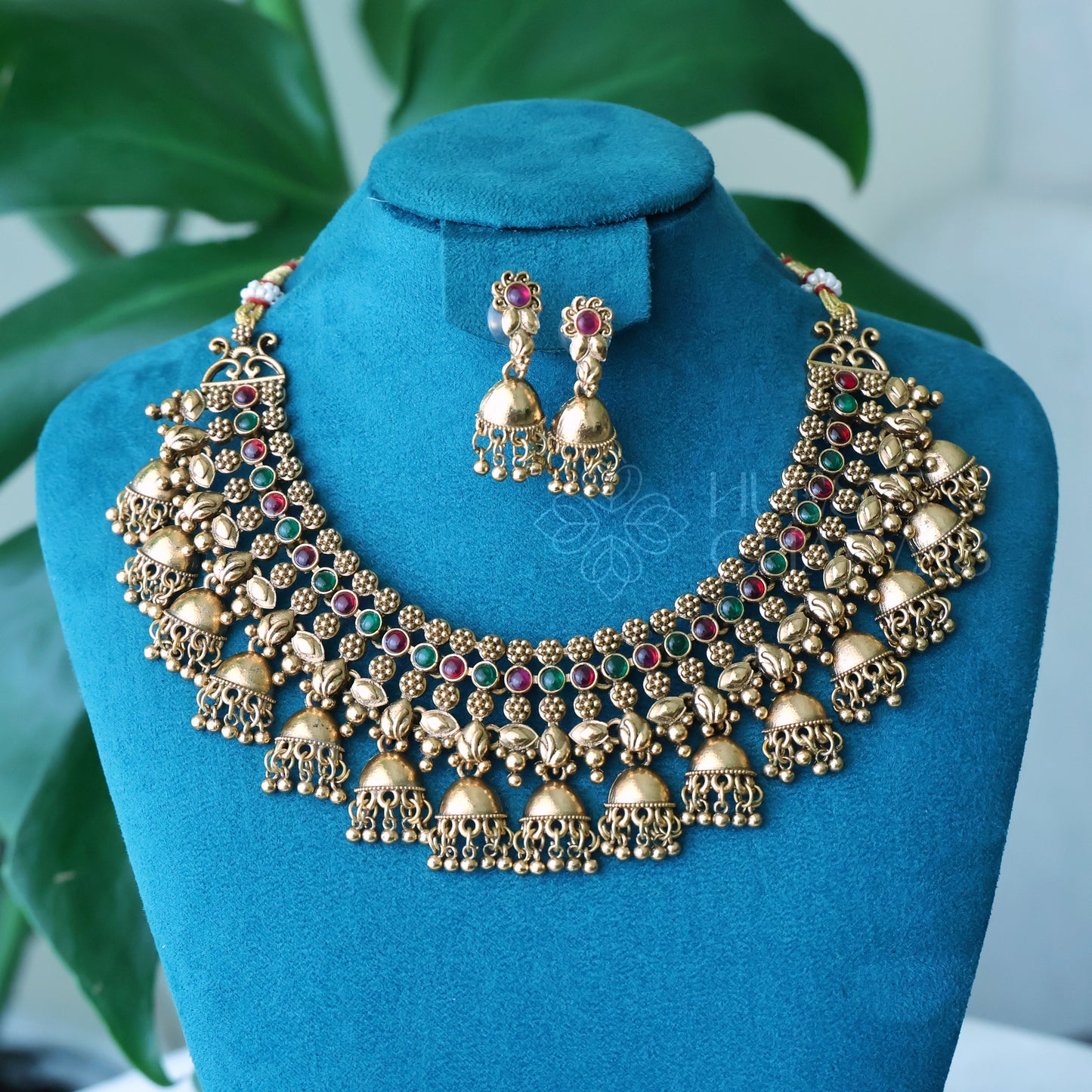 GOLDEN STATEMENT JHUMKA NECKLACE SET (COLOURS AVAILABLE)