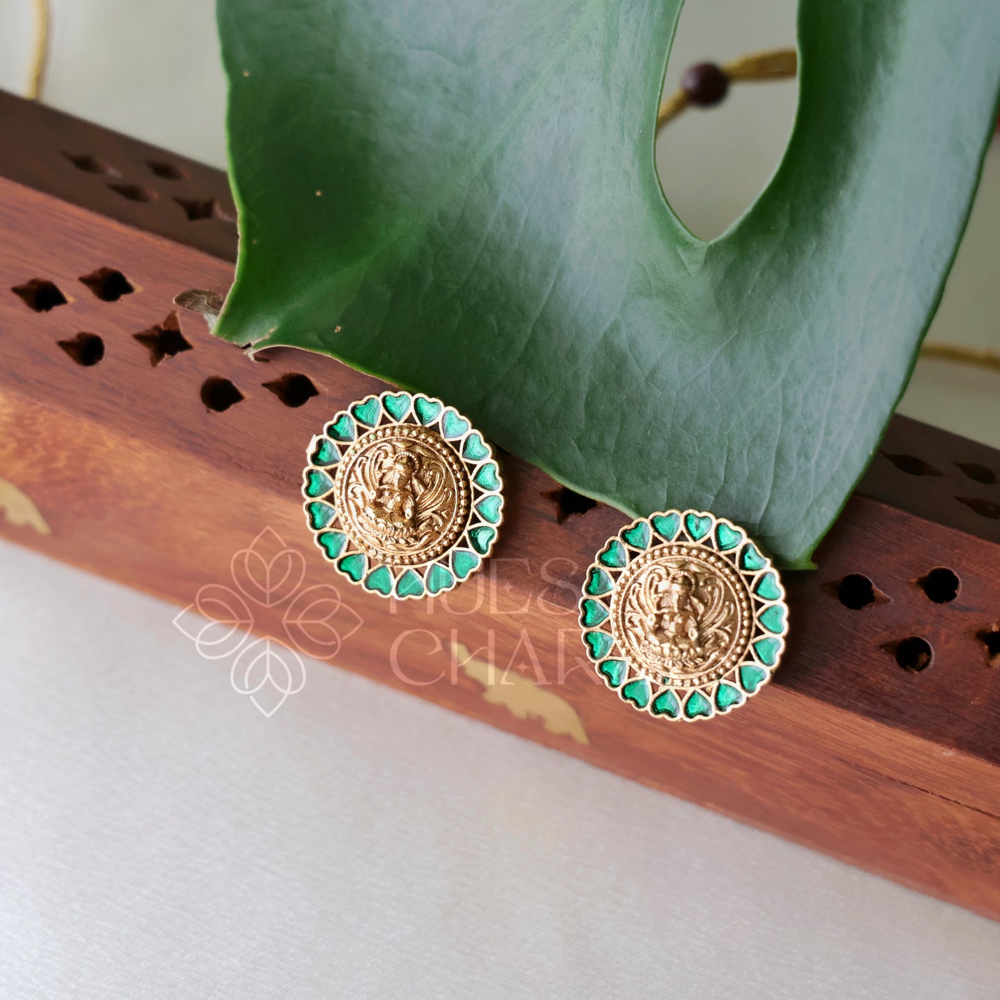GOLDEN GREEN STATEMENT LAKSHMI NECKLACE SET
