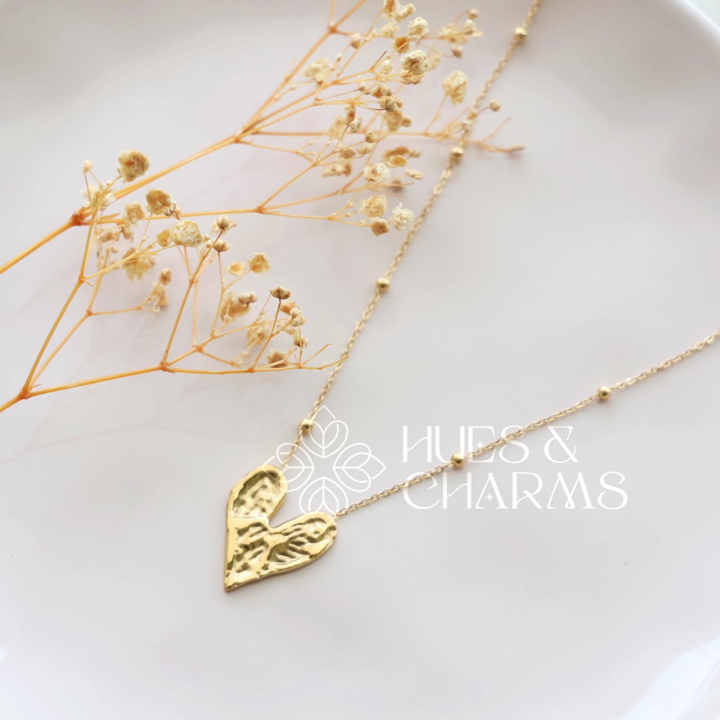 GOLDEN HEART PENDANT NECKPIECE