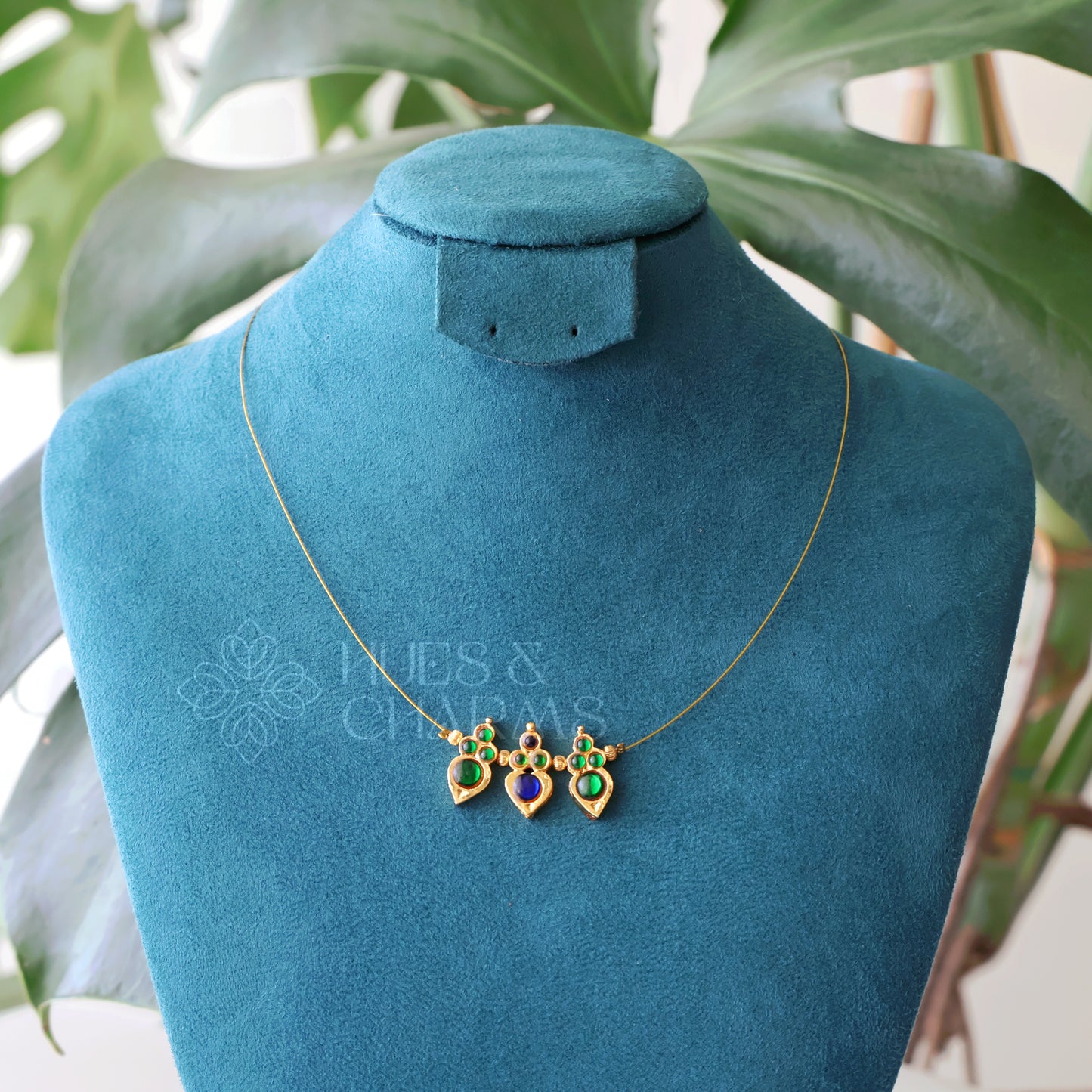 TRADITIONAL SMALL MANGO FLOATING NECKPIECE (COLOURS AVAILABLE)