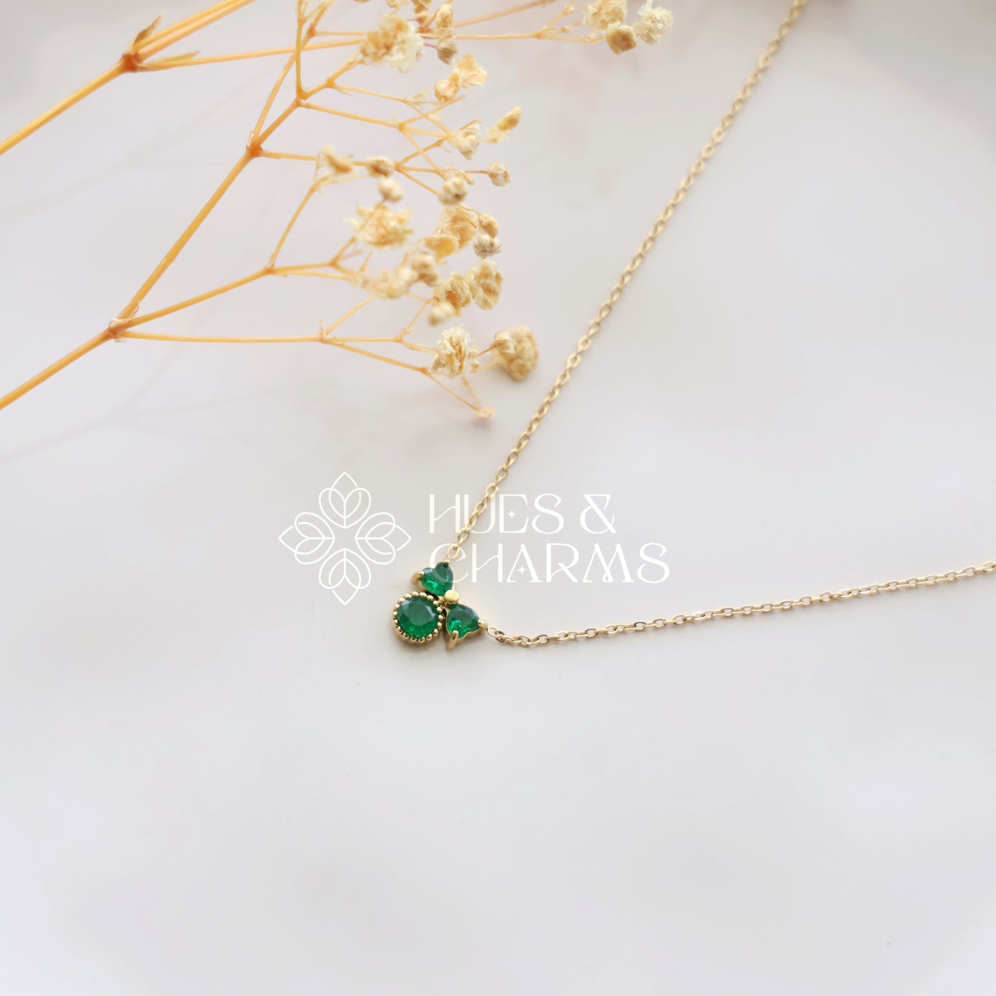 GOLDEN GREEN BOW PENDANT NECKPIECE