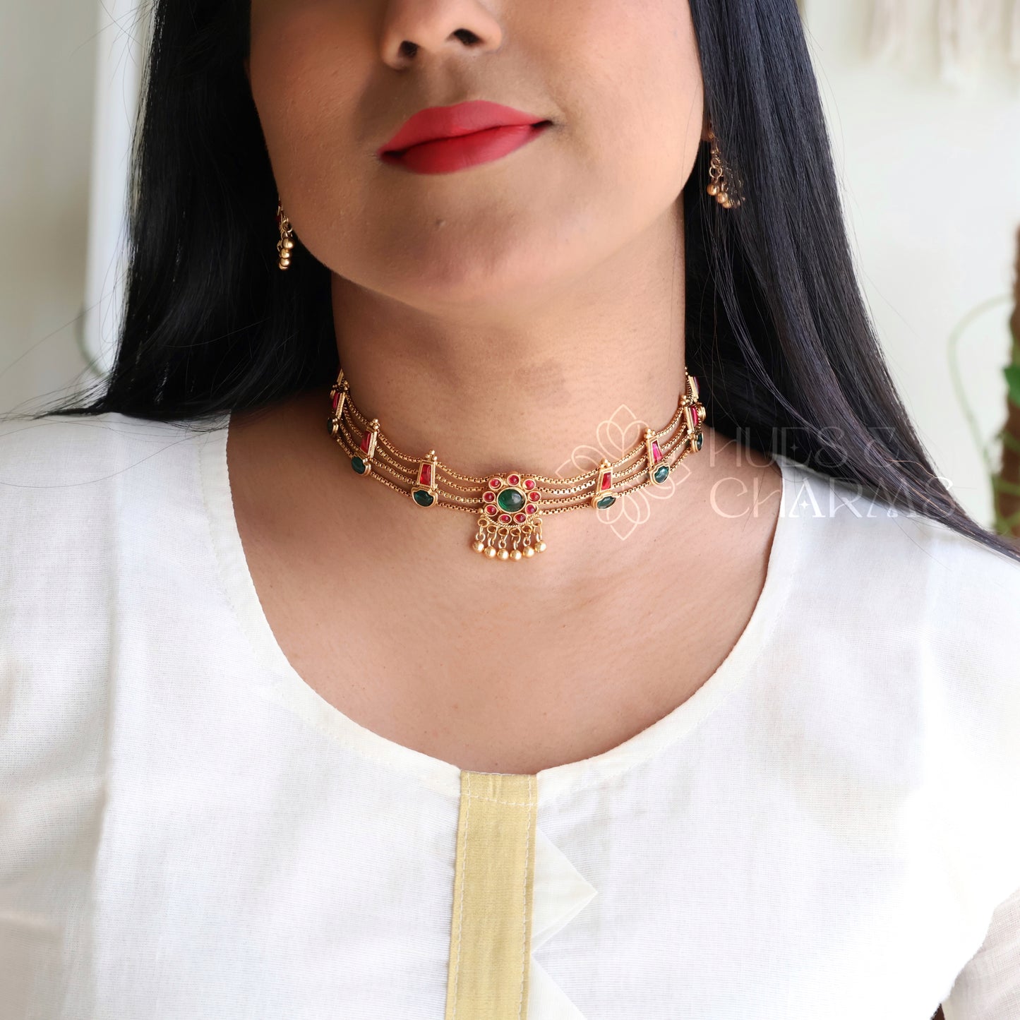 TRADITIONAL 4 LAYER CHOKER WITH EARRINGS
