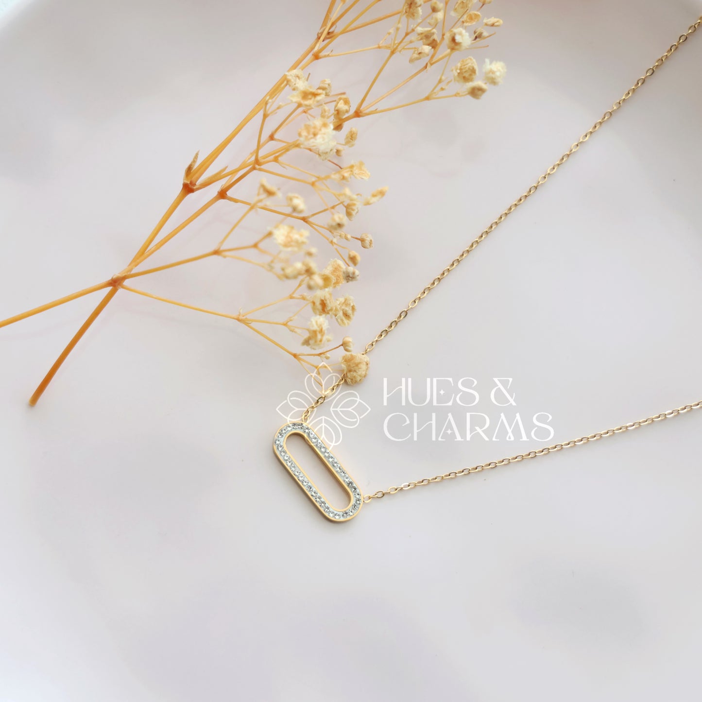 GOLDEN MINIMAL AD RECTANGLE PENDANT NECKPIECE