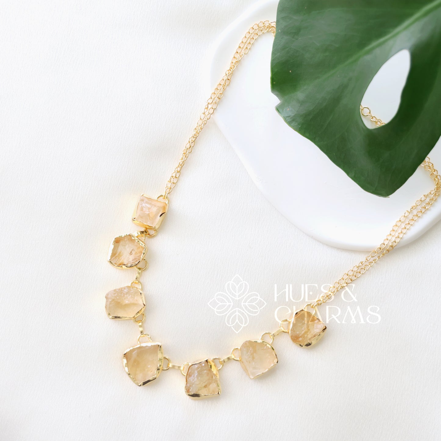 GOLDEN 7 RAW STONE BOLD NECKPIECE