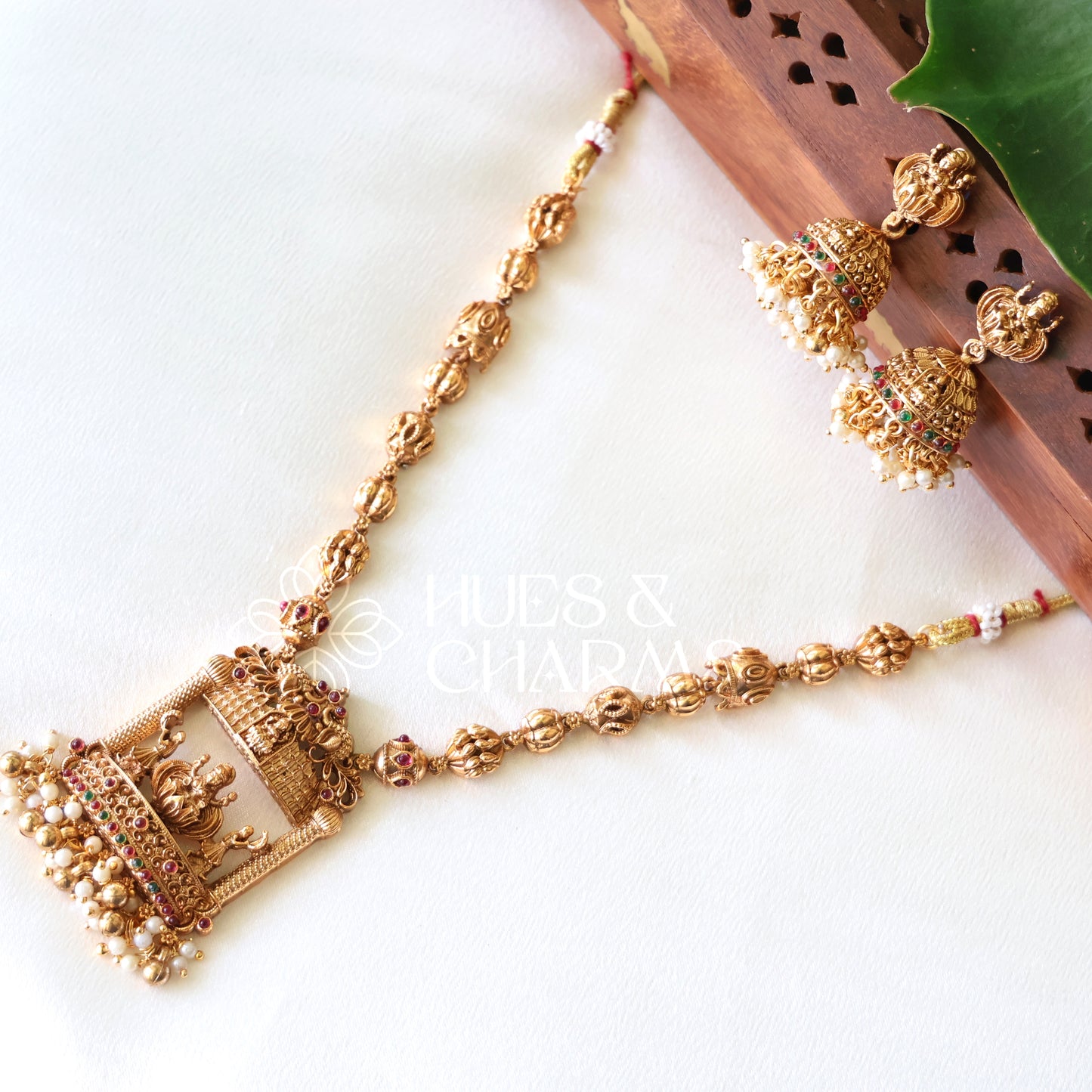 GOLDEN SWARNA LAKSHMI PENDANT NECKLACE SET WITH PEARLS
