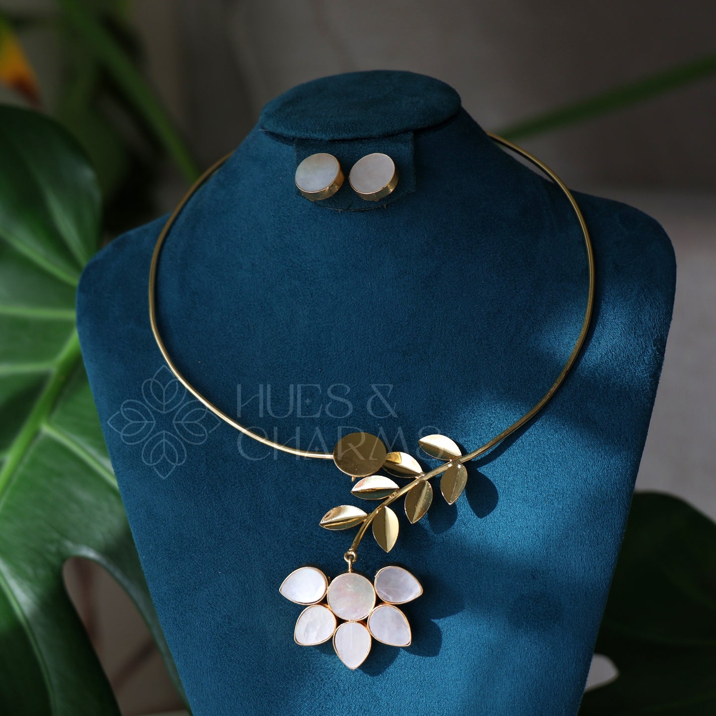 GOLDEN ELYSIA BLOOM MOP NECKCUFF SET