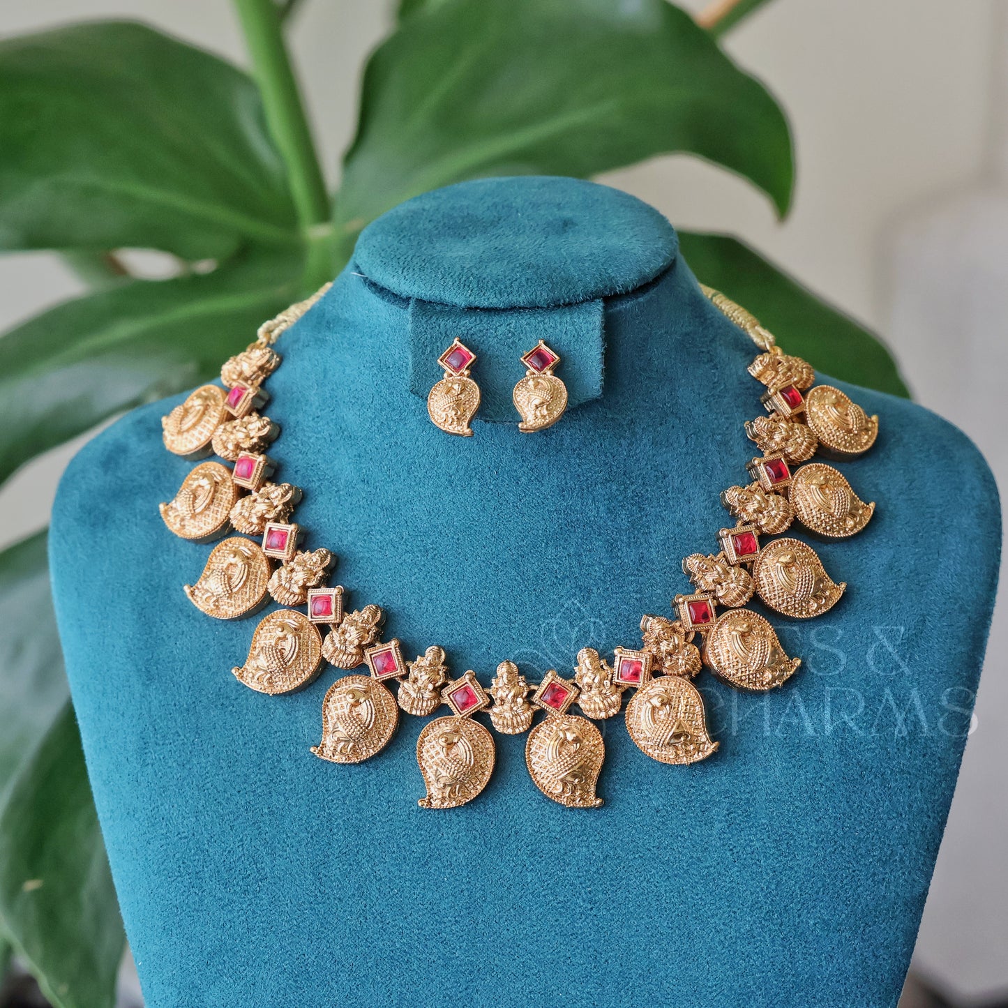 GOLDEN LAKSHMI STATEMENT NECKLACE SET (COLOURS AVAILABLE)