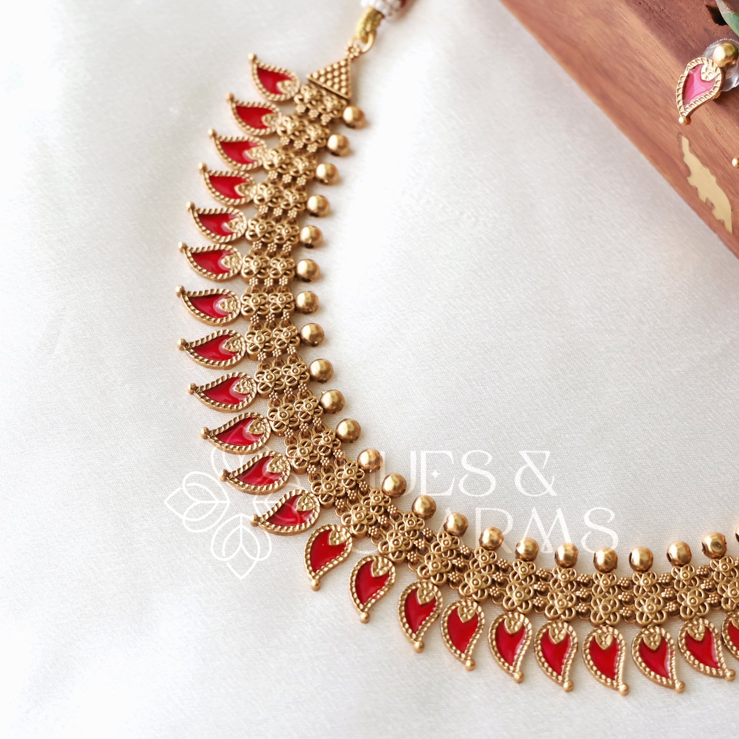 GOLDEN VAIDEHI PALAKKA NECKLACE SET (COLOURS AVAILABLE)