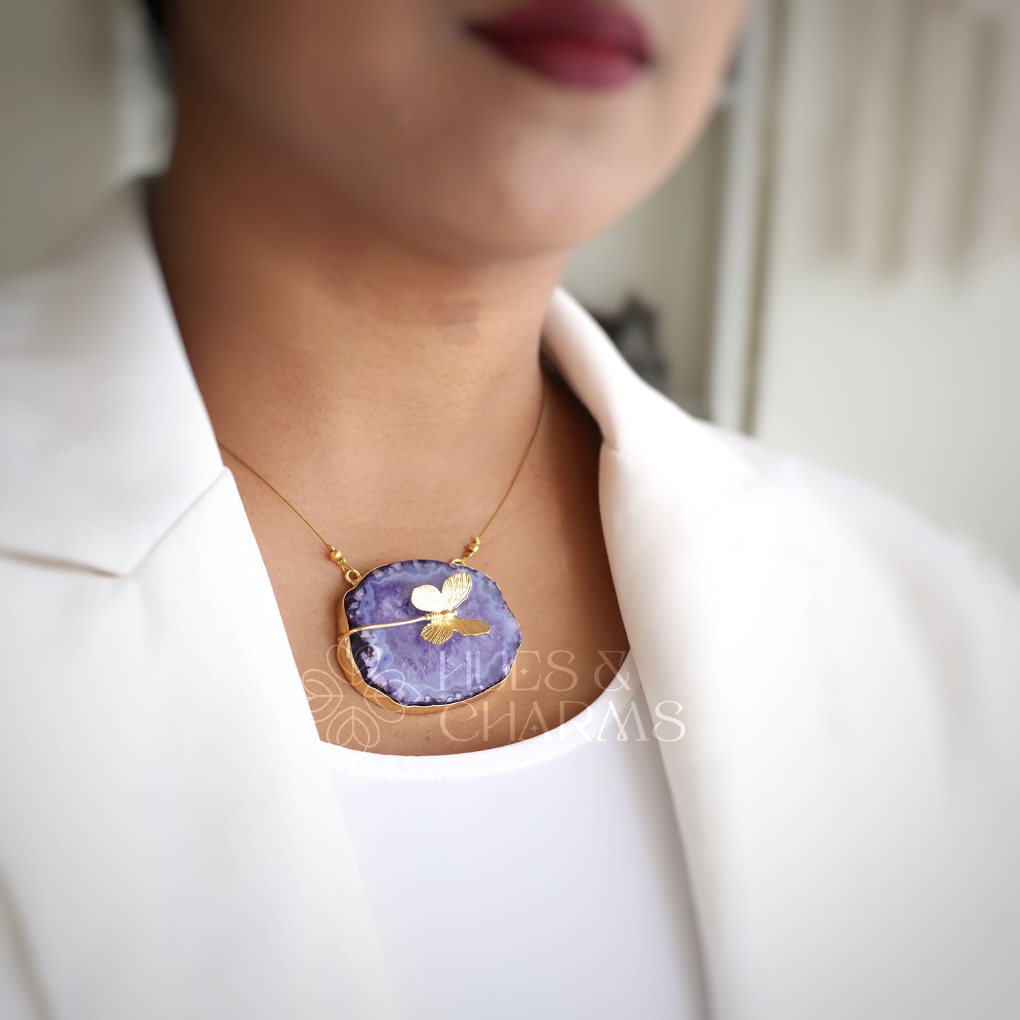 AGATE STONE WITH BUTTERFLY X FLOATING NECKPIECE (COLOURS AVAILABLE)