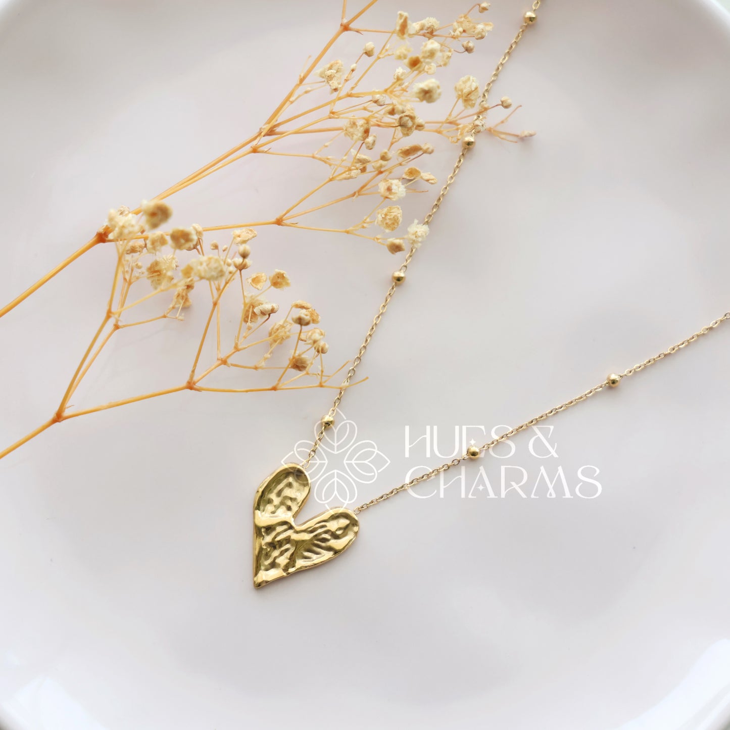 GOLDEN HEART PENDANT NECKPIECE