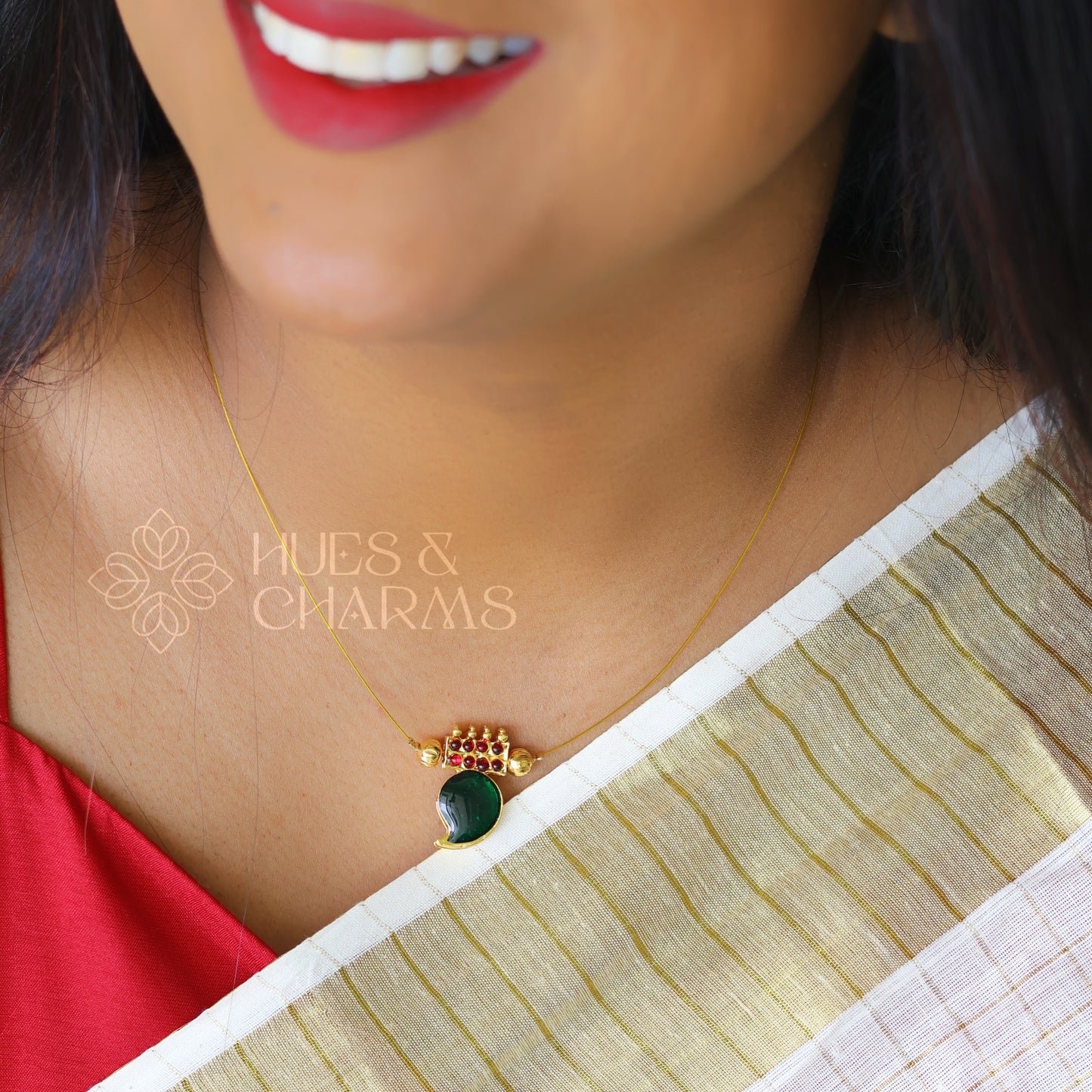 MANGO FLOATING NECKPIECE - GREEN