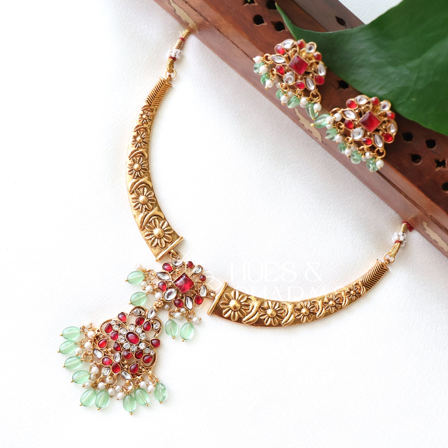 GOLDEN JASMINE ROYAL NECKLACE SET