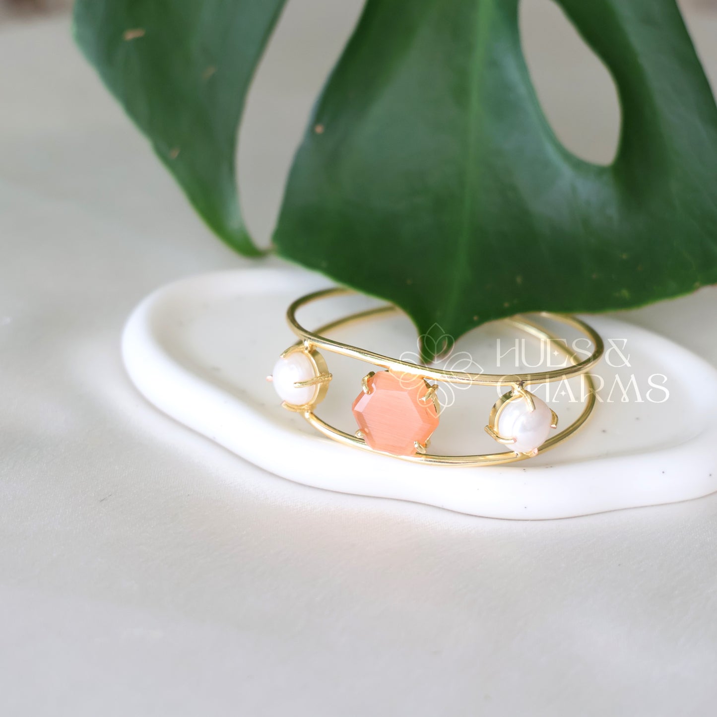 GOLDEN AZURA ADJUSTABLE BANGLE WITH PEARLS (COLOURS AVAILABLE)