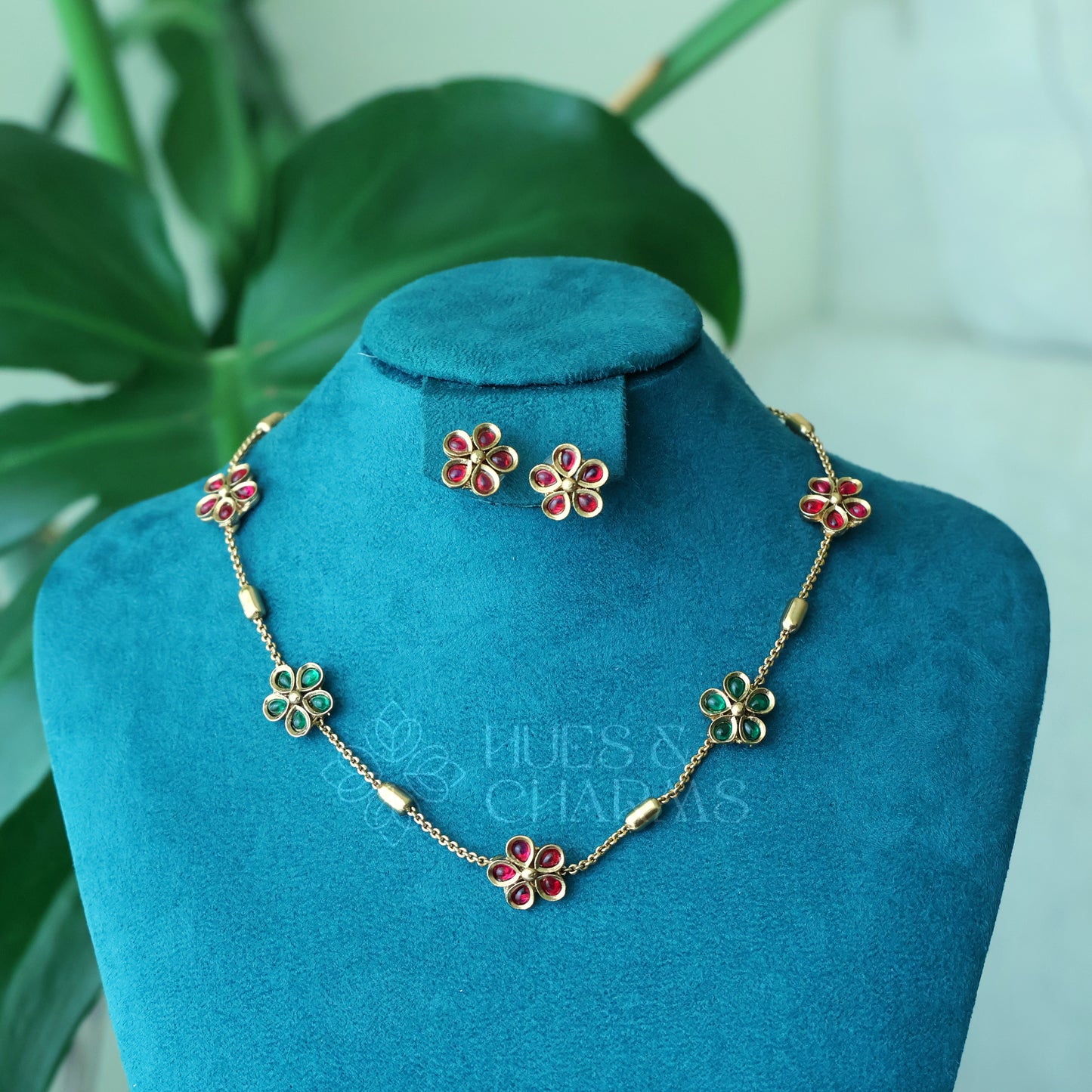 GOLDEN PUSHPA NECKLACE SET