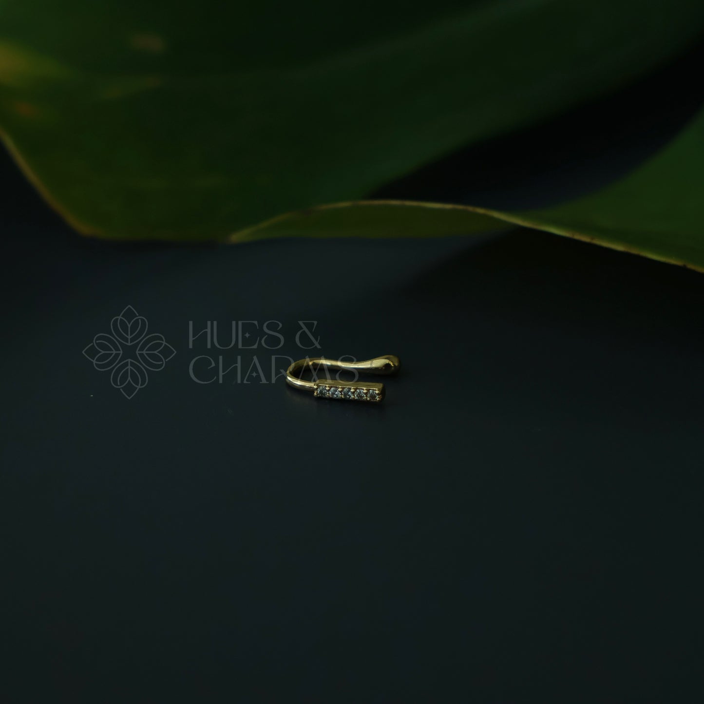 GOLDEN MINIMAL AD STONES NOSE PIN