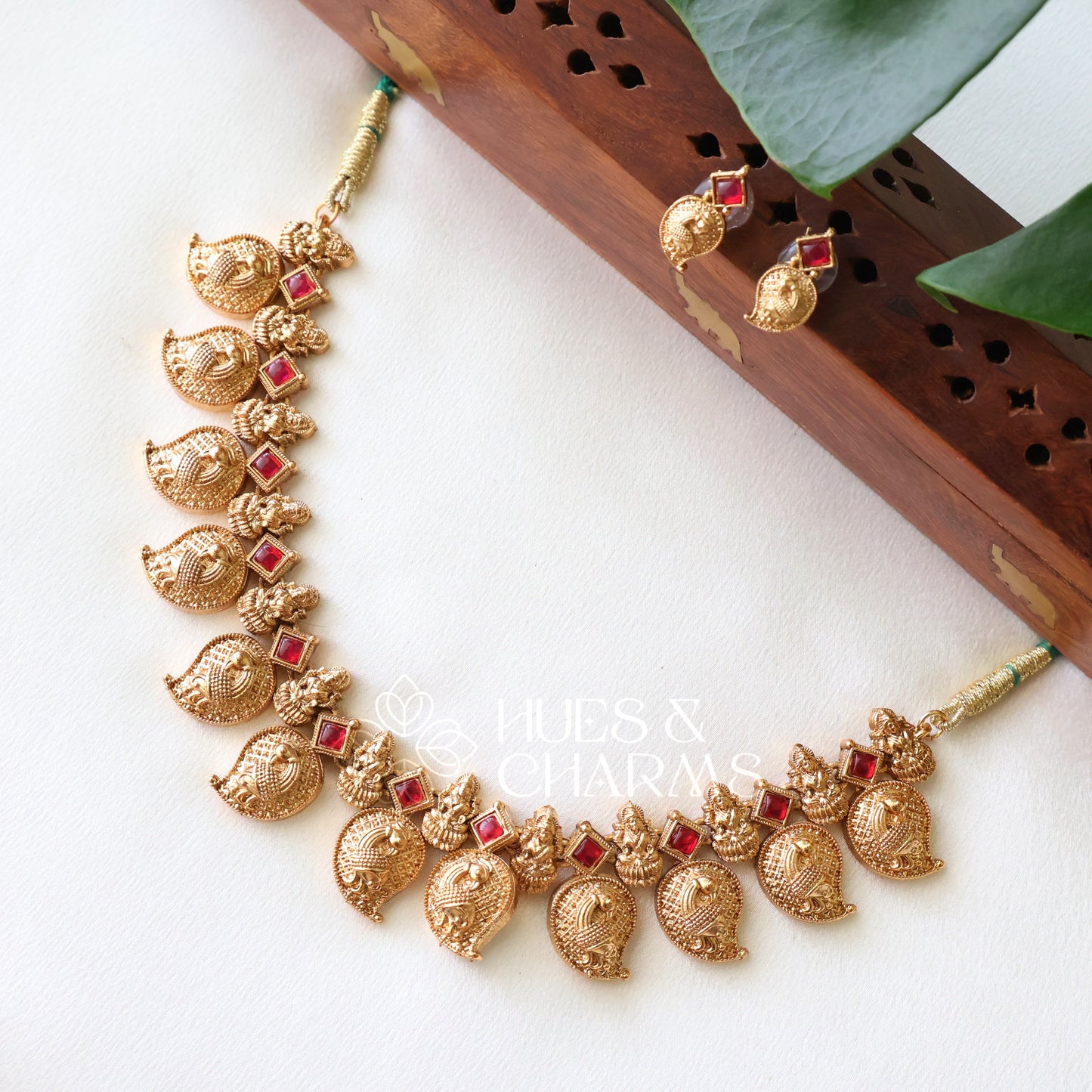 GOLDEN LAKSHMI STATEMENT NECKLACE SET (COLOURS AVAILABLE)
