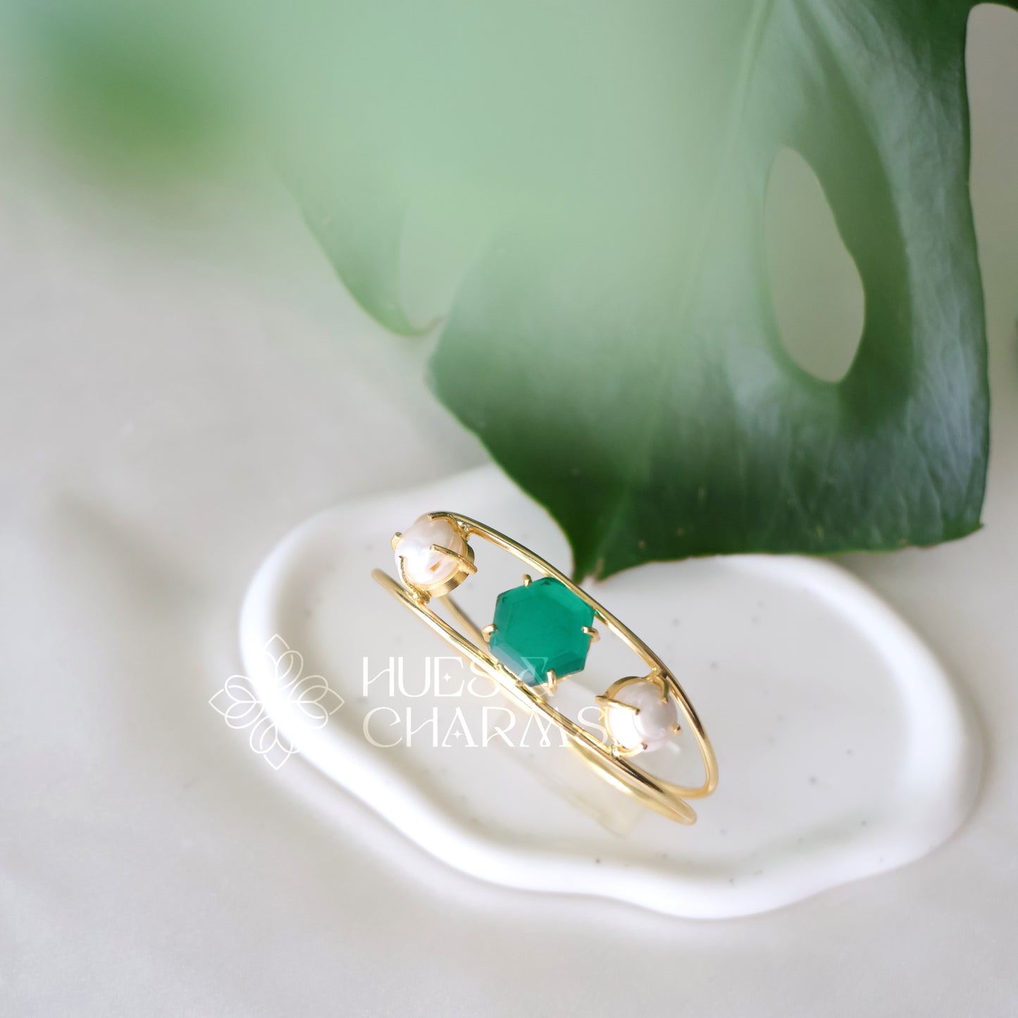 GOLDEN AZURA ADJUSTABLE BANGLE WITH PEARLS (COLOURS AVAILABLE)
