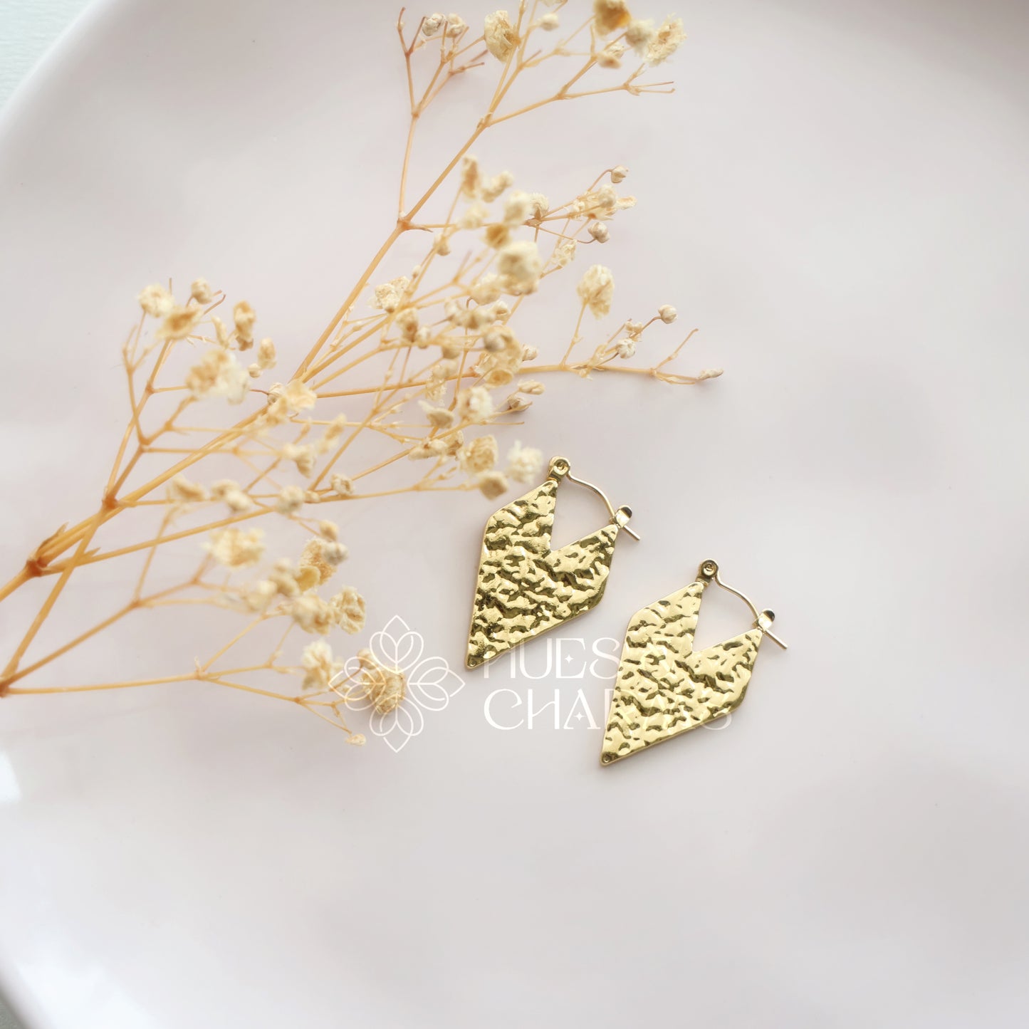 GOLDEN LONG TEXTURED HEART HOOPS