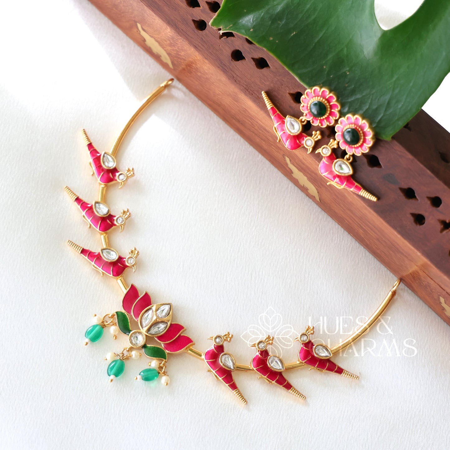 GOLDEN PADMA PARROT HASLI NECKLACE SET