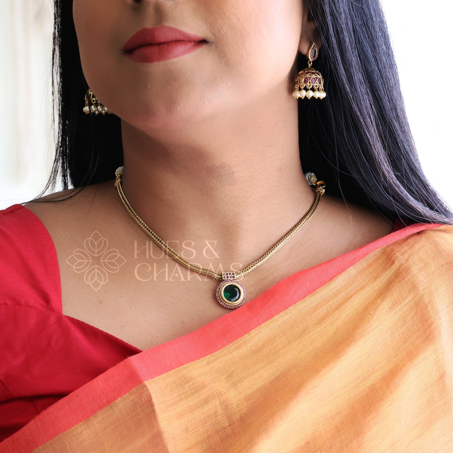 GOLDEN SIMPLE AD STONE ATTIGAI SET