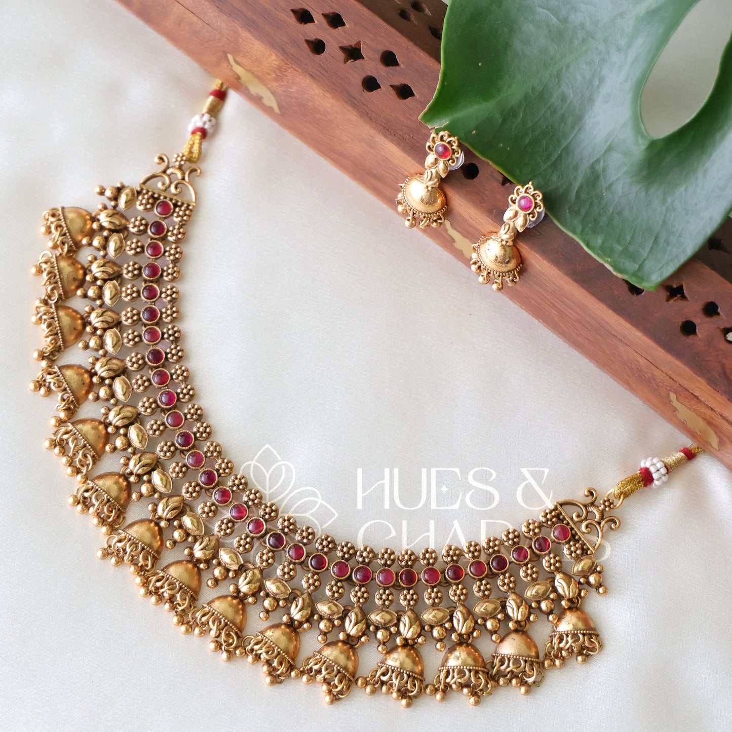 GOLDEN STATEMENT JHUMKA NECKLACE SET (COLOURS AVAILABLE)
