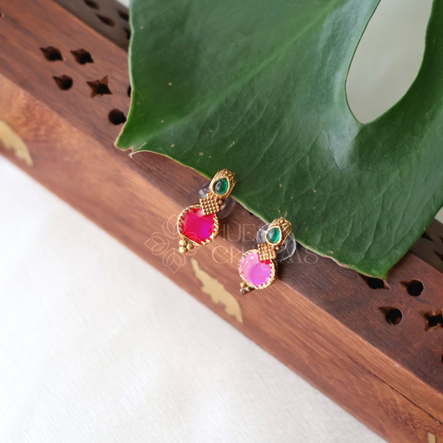 GOLDEN HARITHA PALAKKA NECKLACE SET( COLOURS AVAILABLE )